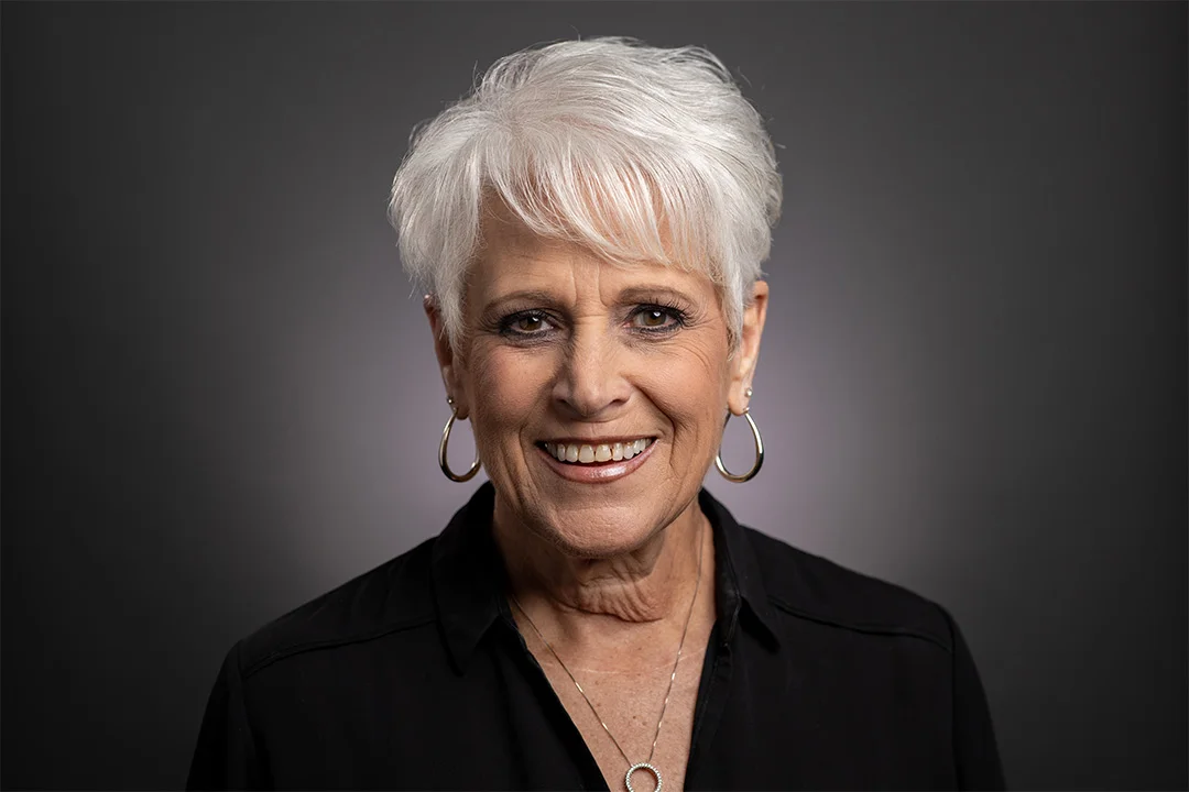 Merna Headshot.jpg
