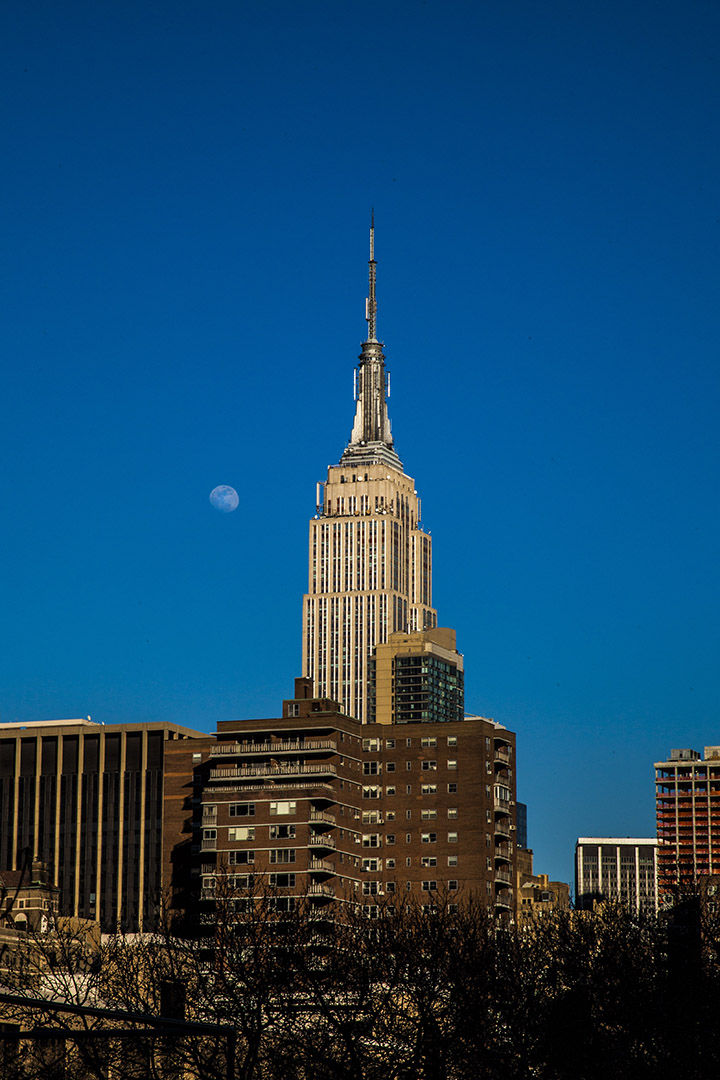 Great timing on the highline