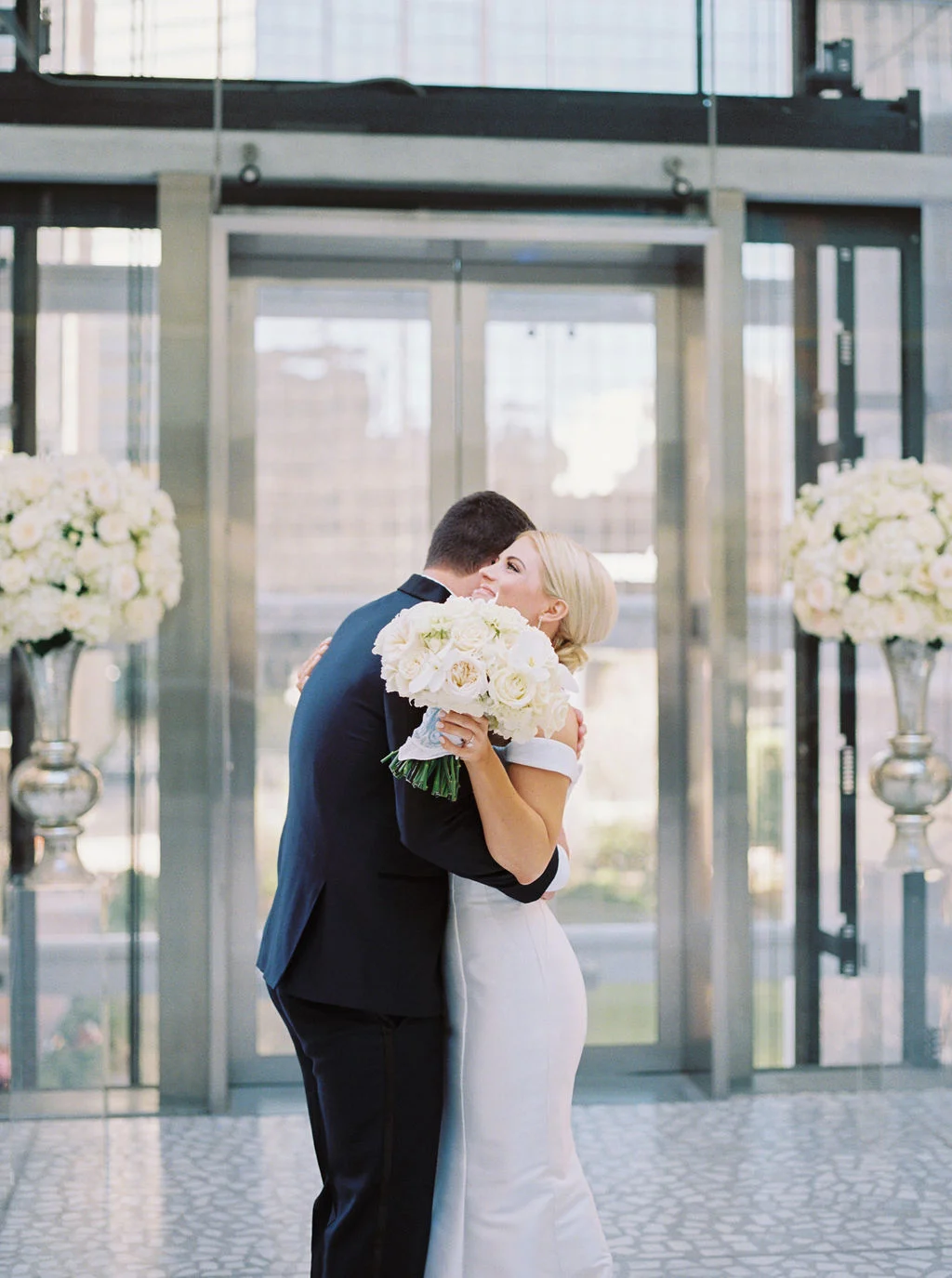 Clean and Classic Black Tie Wedding at The Joule Hotel 