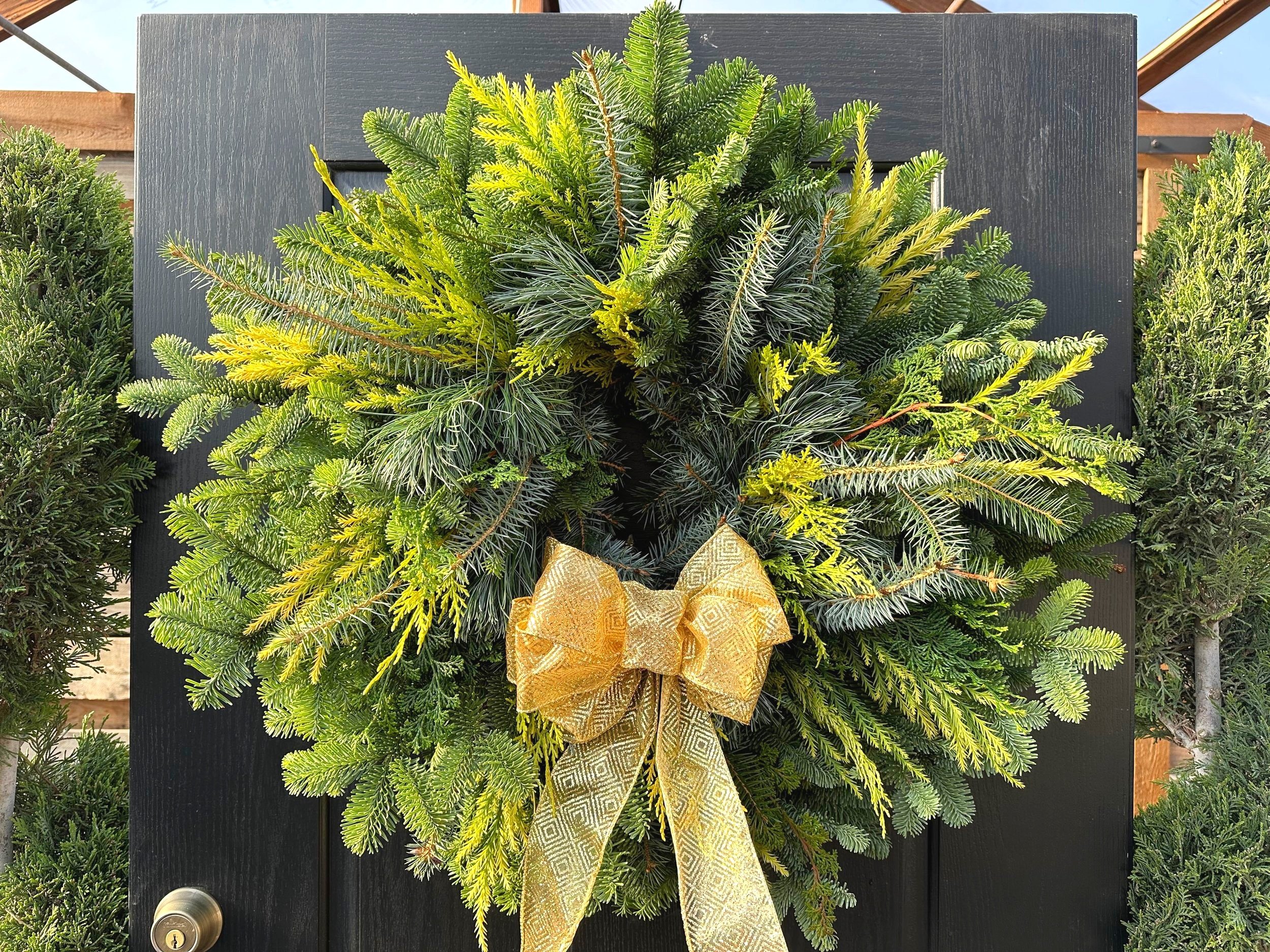 Wreath+%234+with+gold+bow.jpg