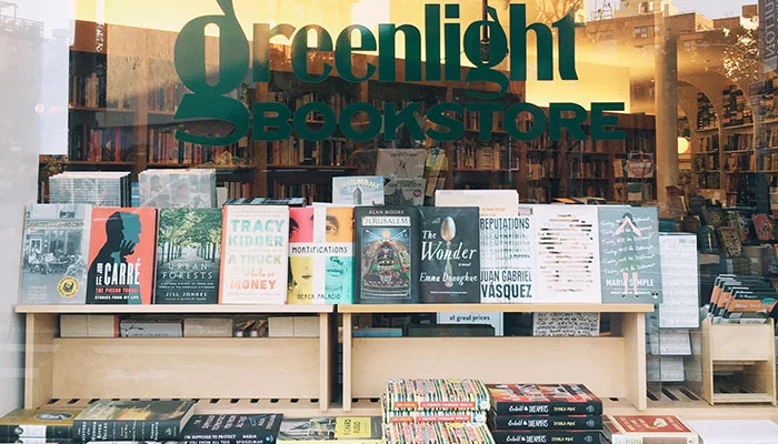 greenlight(w)(01).jpg