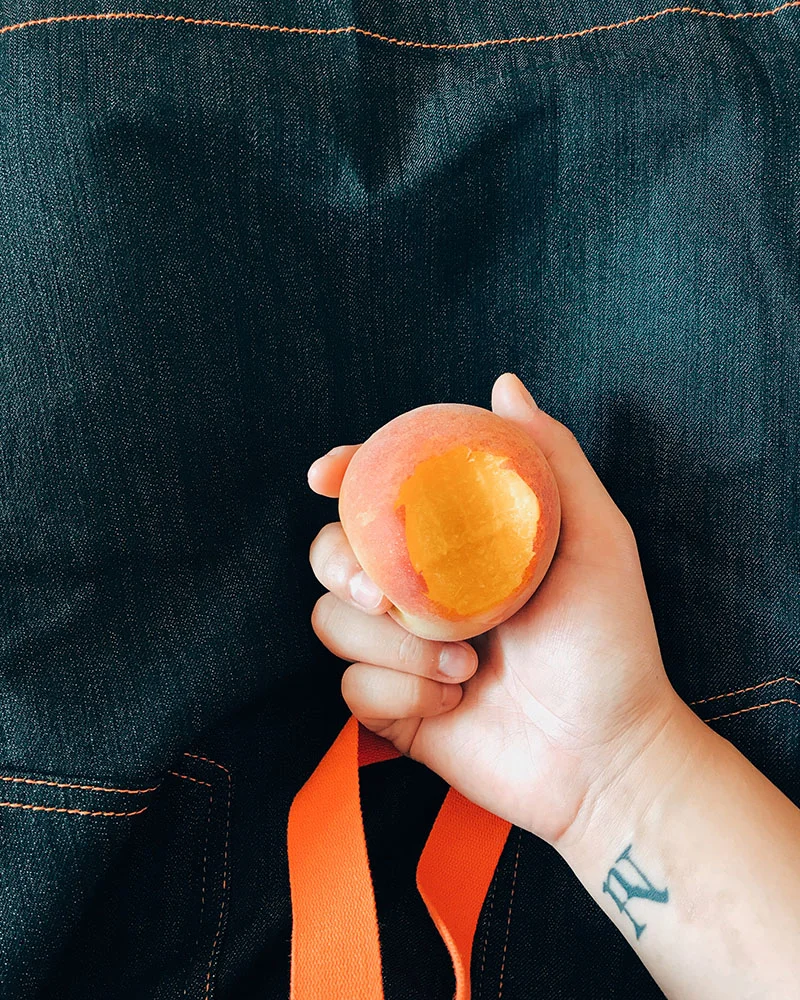 peachapron.jpg