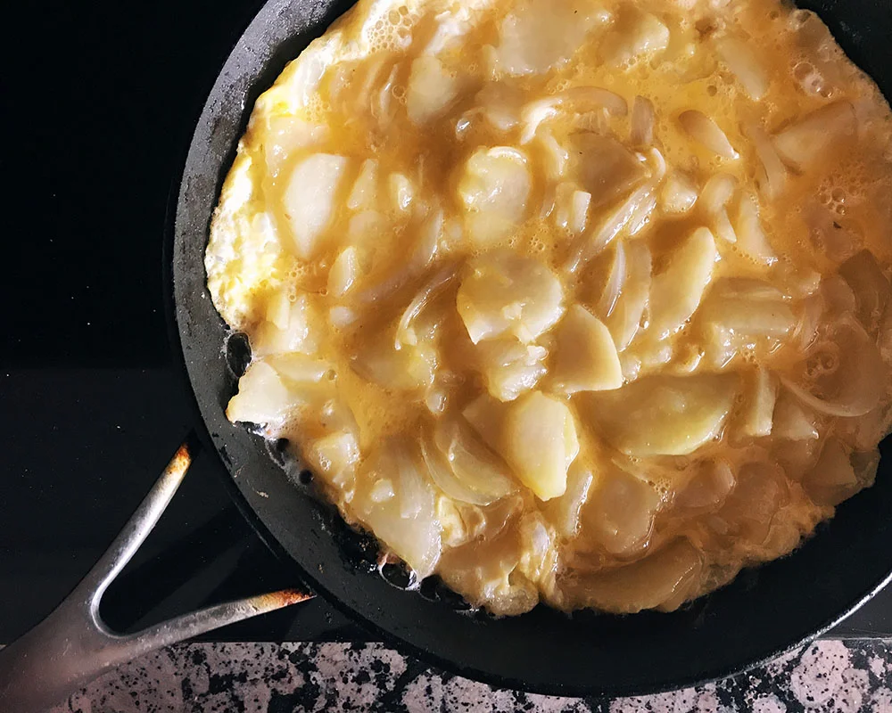 tortilla-04-inthepan.jpg