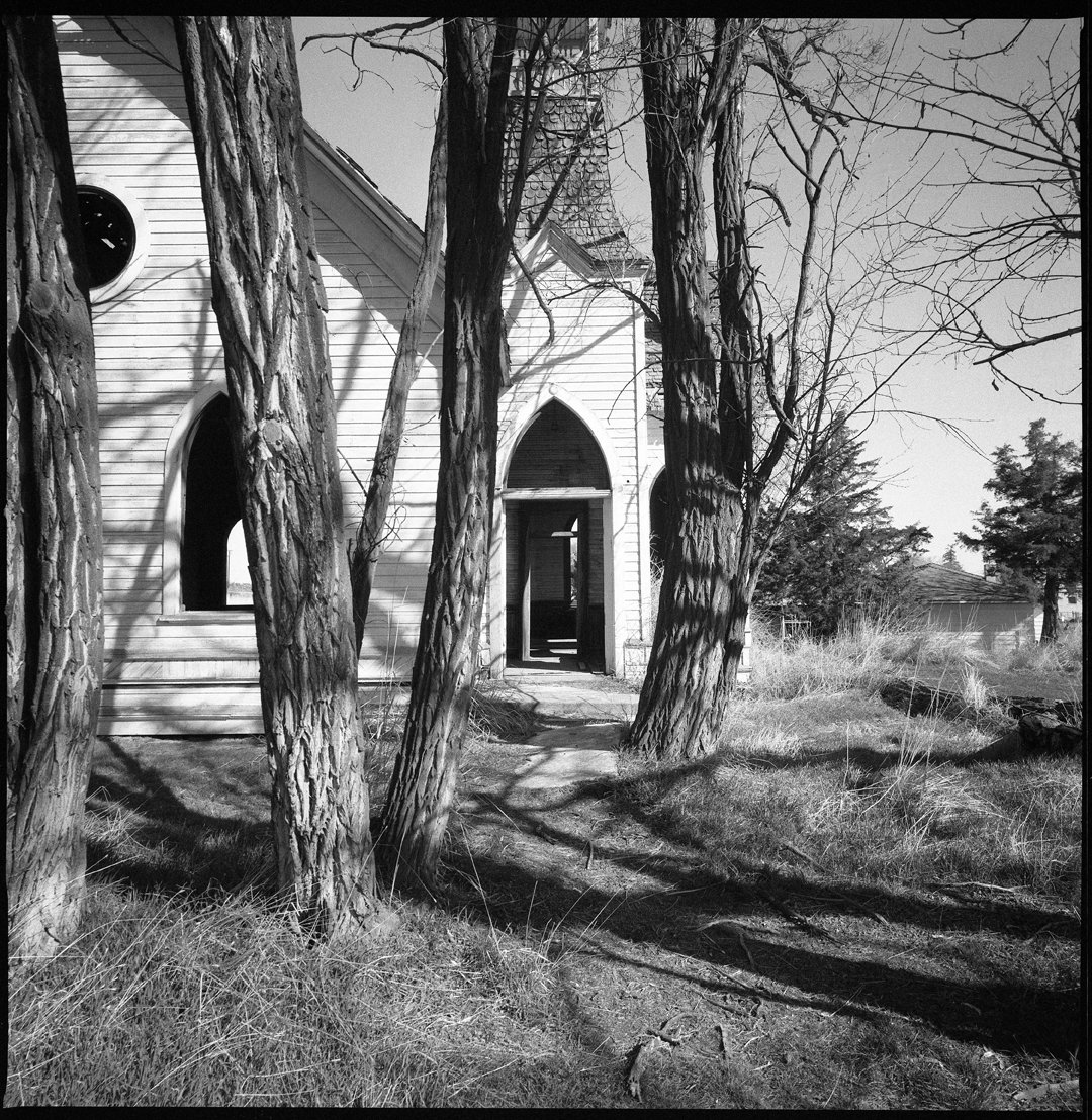 Old church in Eastern Oregon. I love all the winding highways on the east side of the Cascade Mountain range. The state becomes a whole other world that just begs to be explored. 
.
#filmphotography #fineart #oldchurch #hasselbladswc #blackandwhitefi