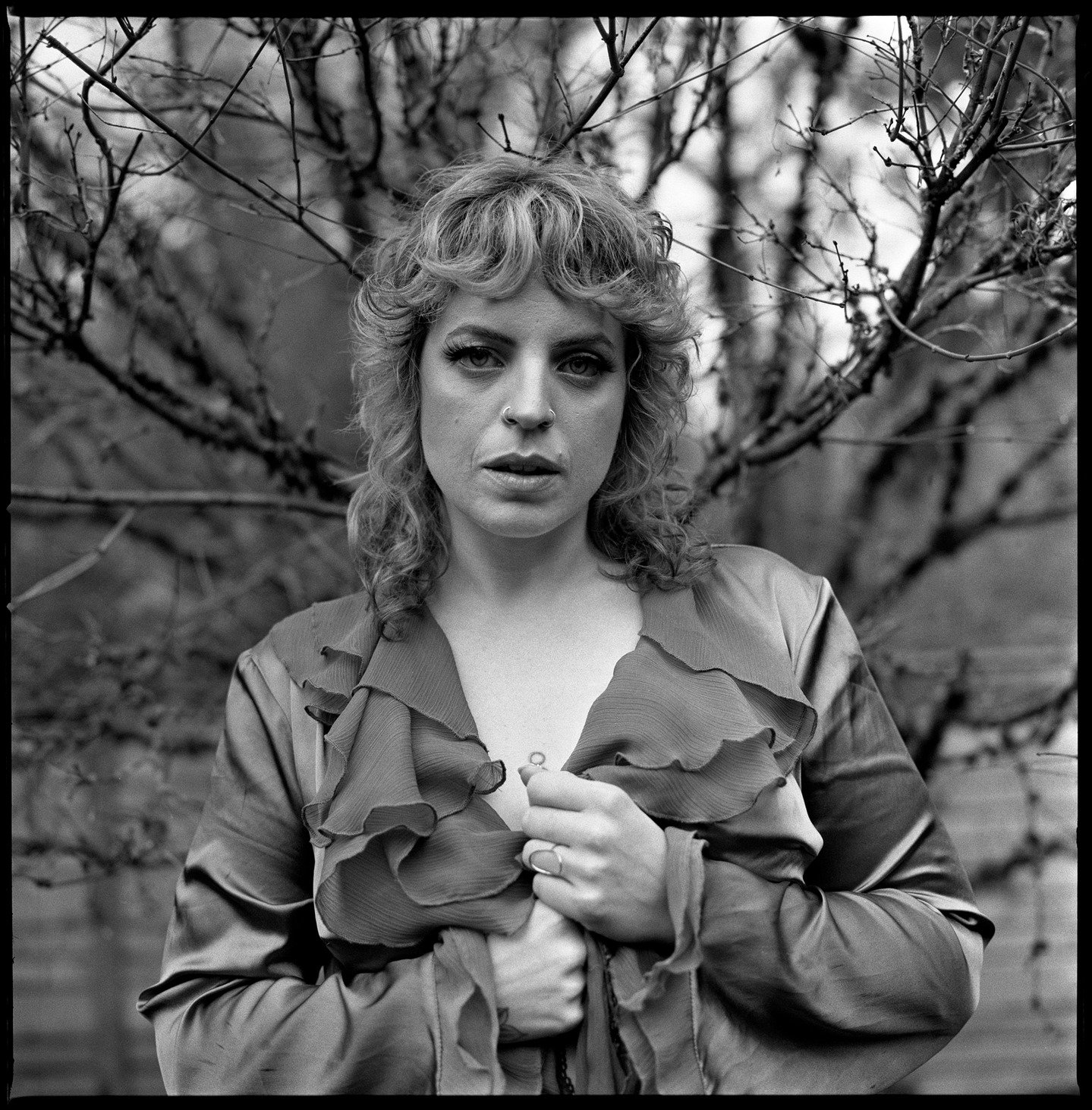 A portrait with @hexy.lexi. It was a perfect overcast day for outdoor portraits, something I appreciate about winter and fall here in the Pacific Northwest. 
.
#portrait #ilford #ilfordhp5 #blackandwhitefilm #darkroom #analogphotography #hasselblad #