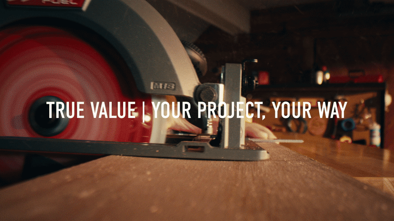  True Value hardware store commercial featuring dynamoic camera movement, transitions and DIY/Home Improvement scenes. – Jon Schwartz commercial director 