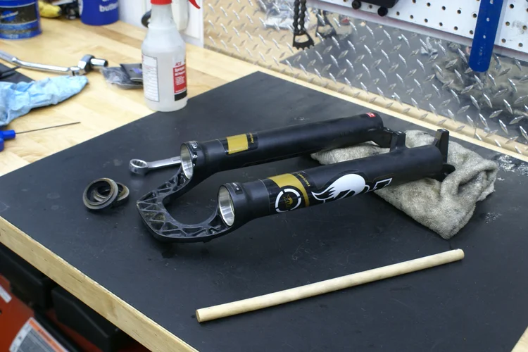 Bike Repair Classes Bike Mechanic Shock Service Bike Teacher