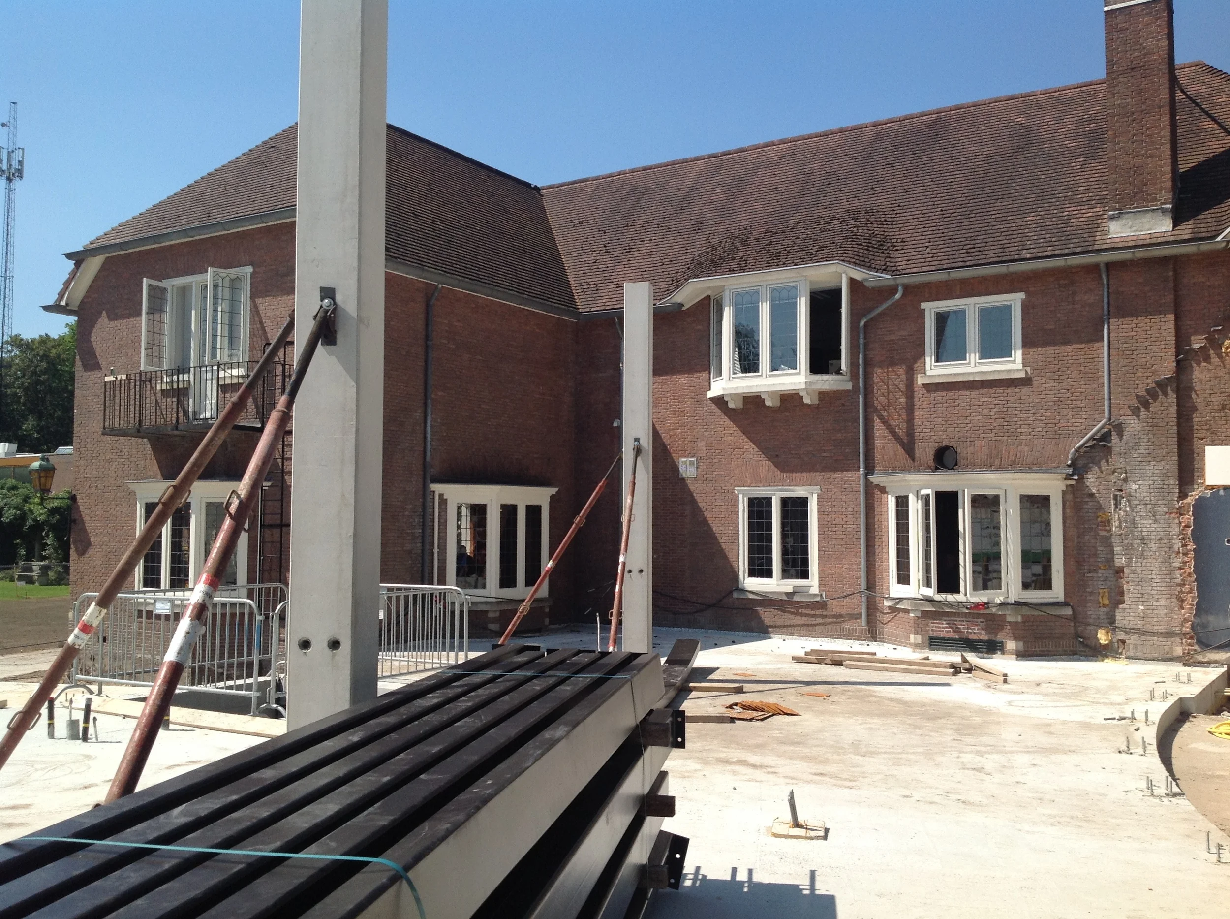 The foyer. Soon the new opening to the villa will be made.