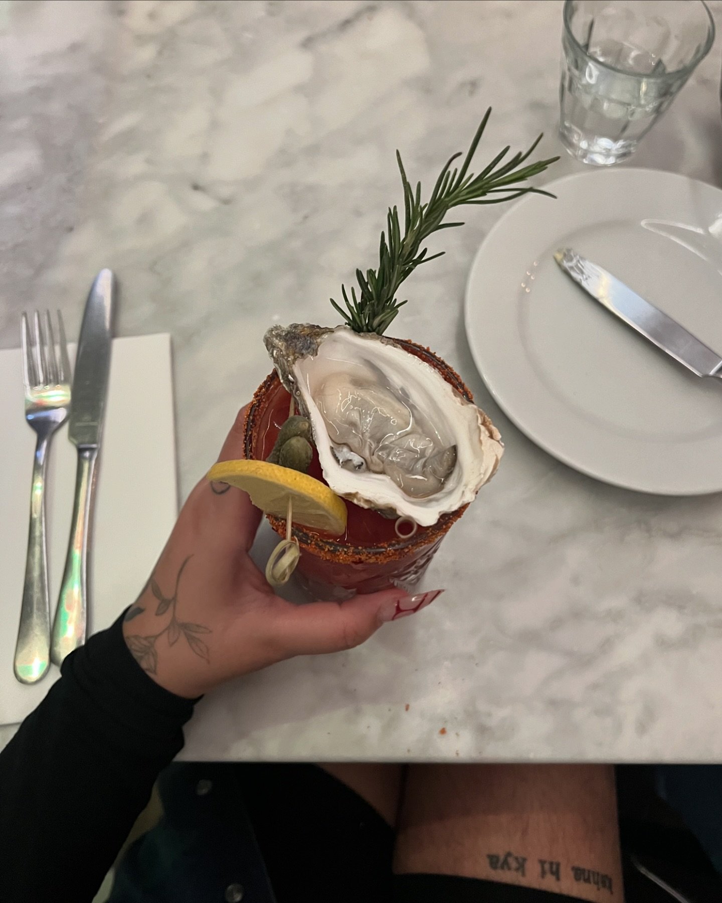 this Bloody Mary changed my life 🍅🦪
happy anniversary to my SRK @sabah.c 😍