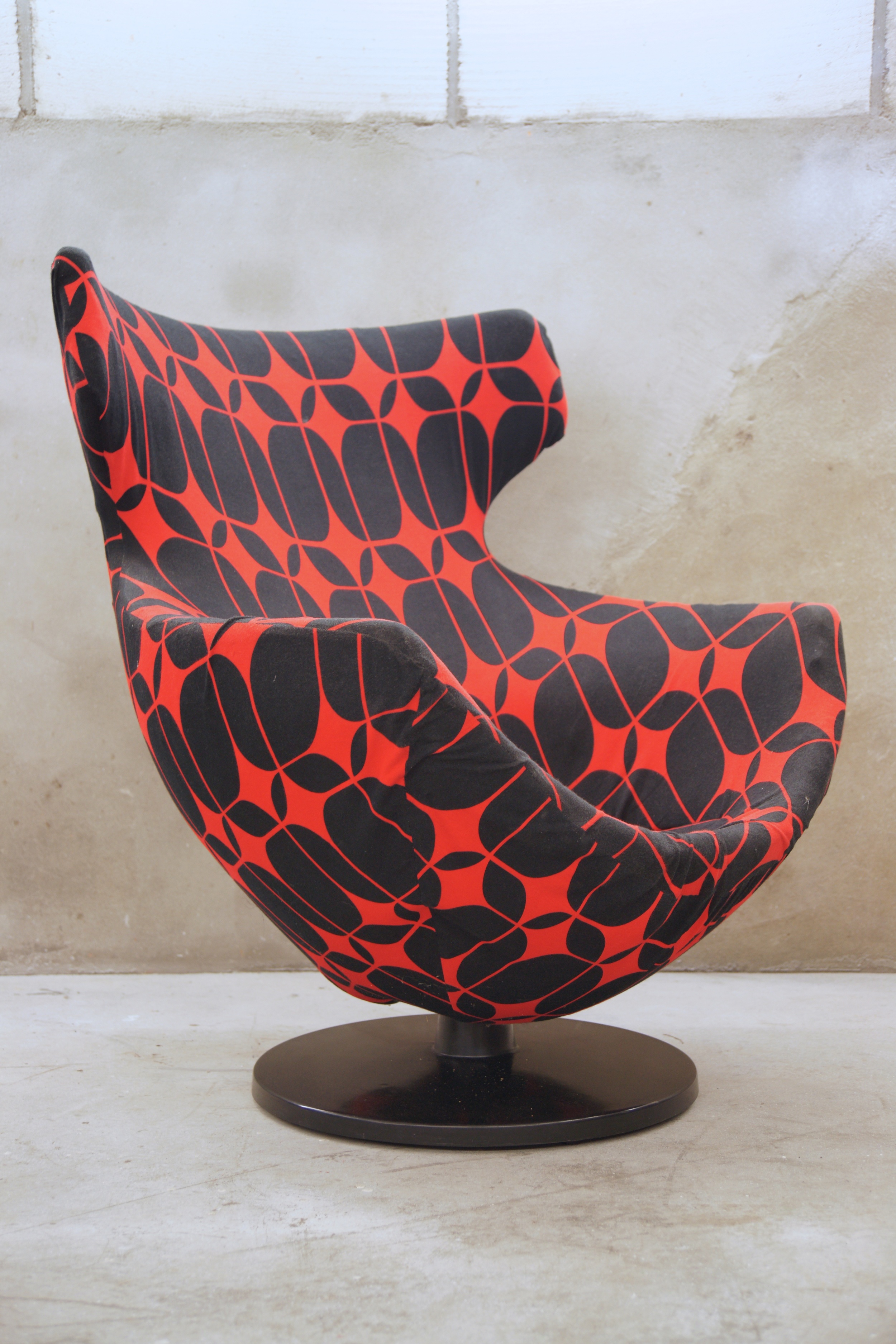 Egg chair, red/black, 1 stuk