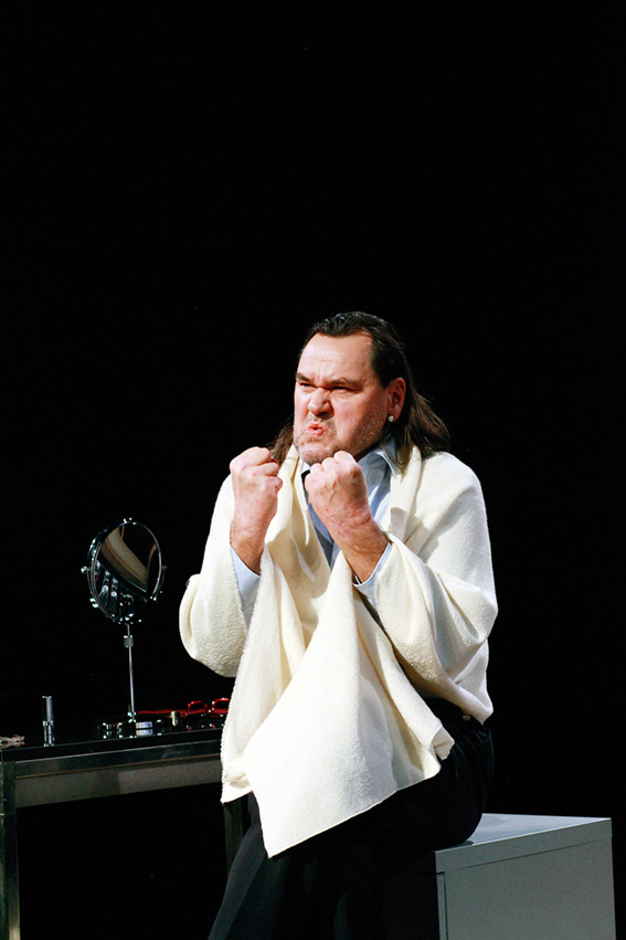 Foxi_Jussuf_Edeltraud_Schauspielhaus_Hamburg_02.jpg