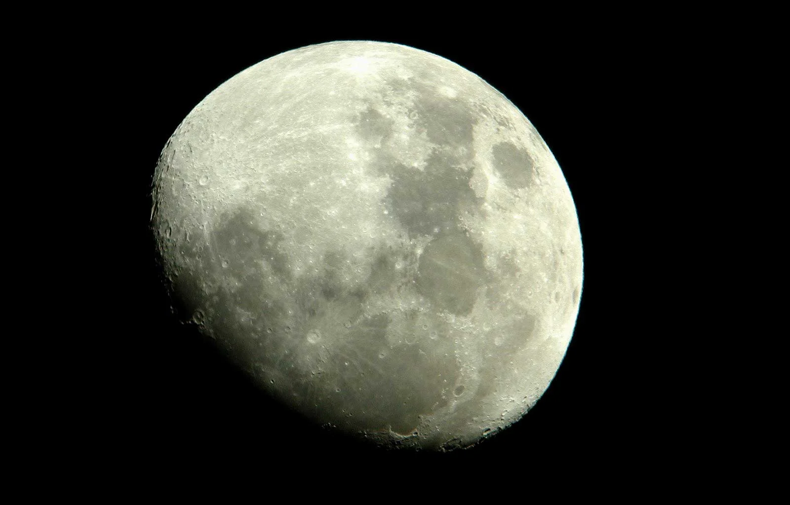 moon.jpg