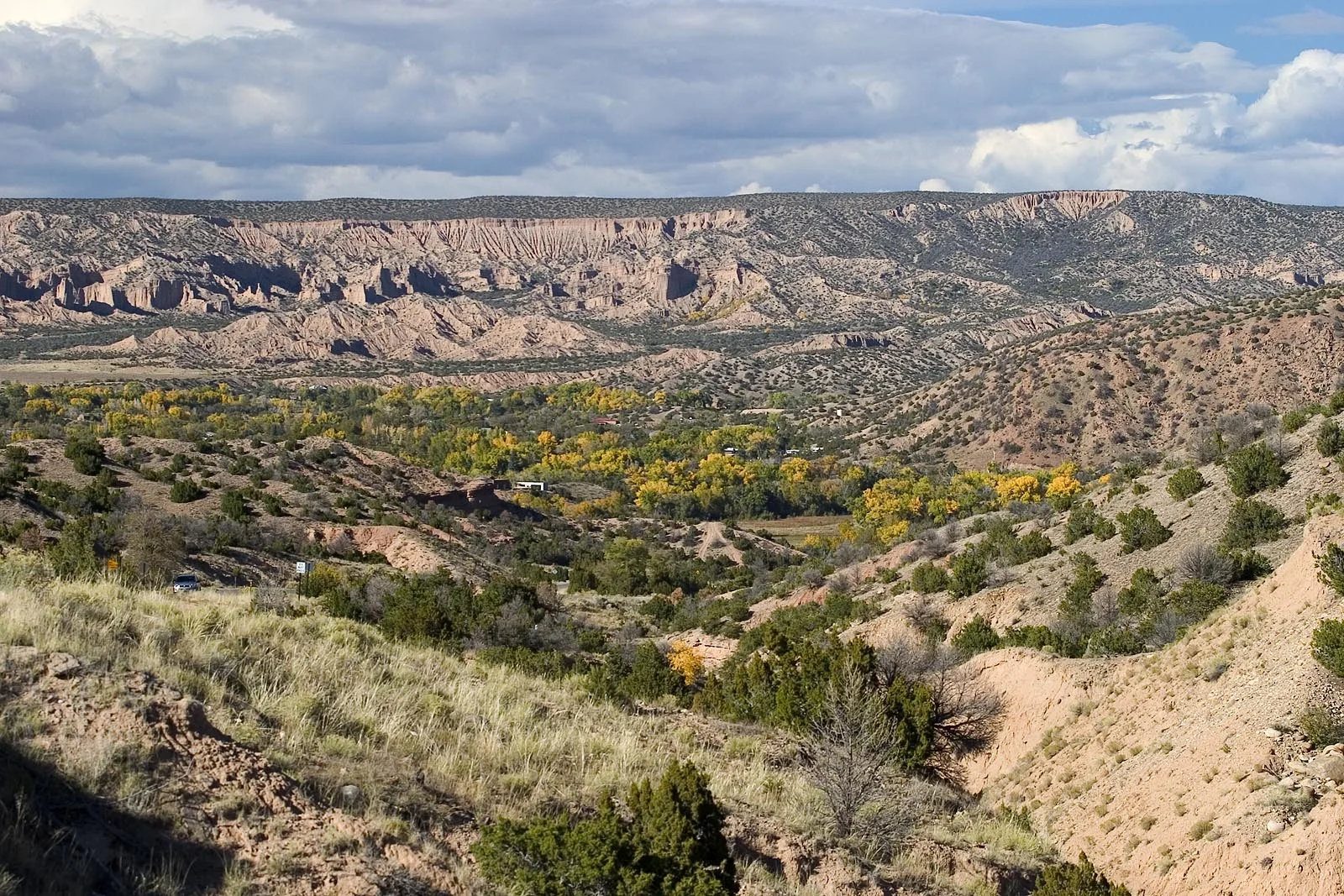 35000023.chimayo_valley.jpg