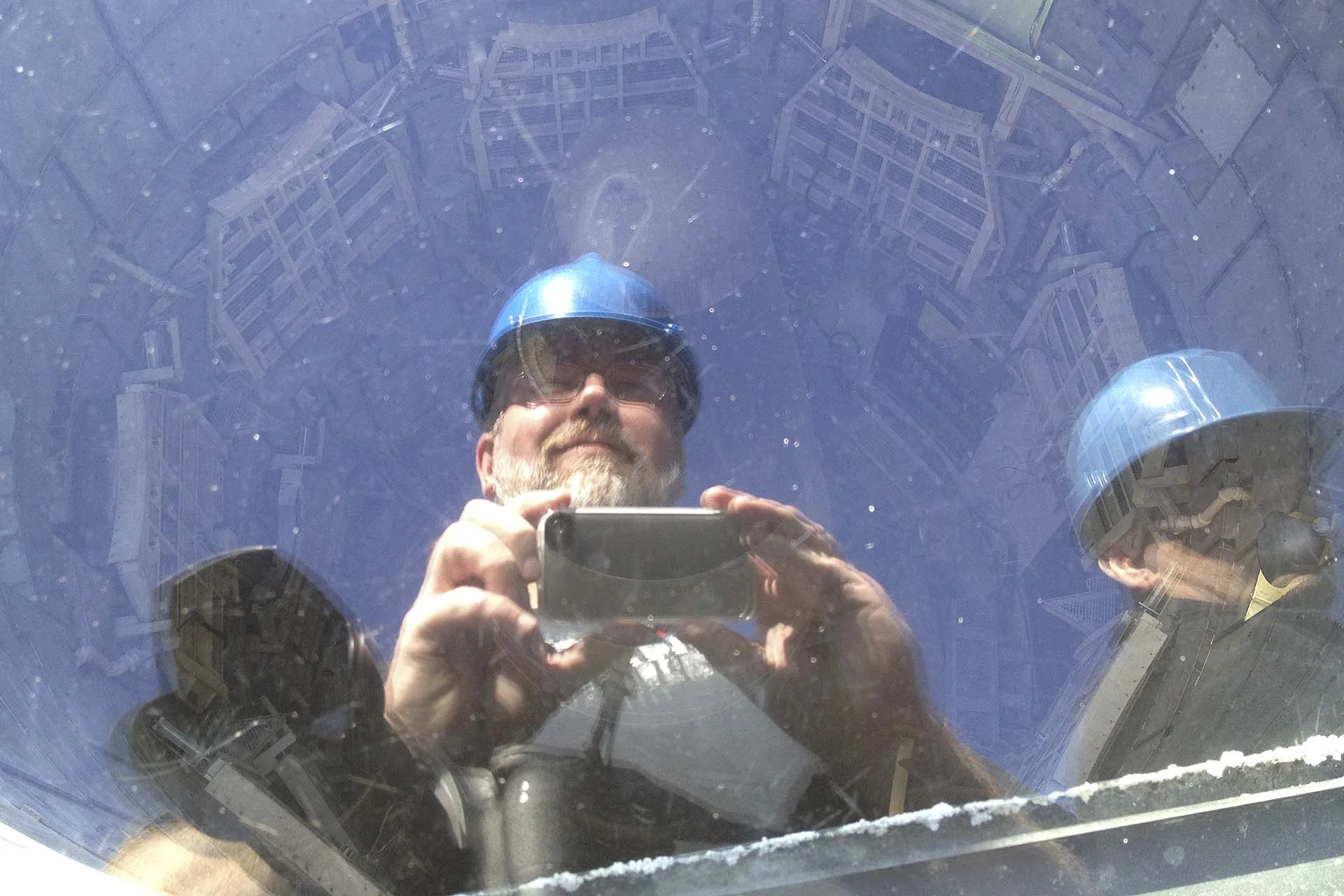 Titanlooking_into_the_silo.jpg
