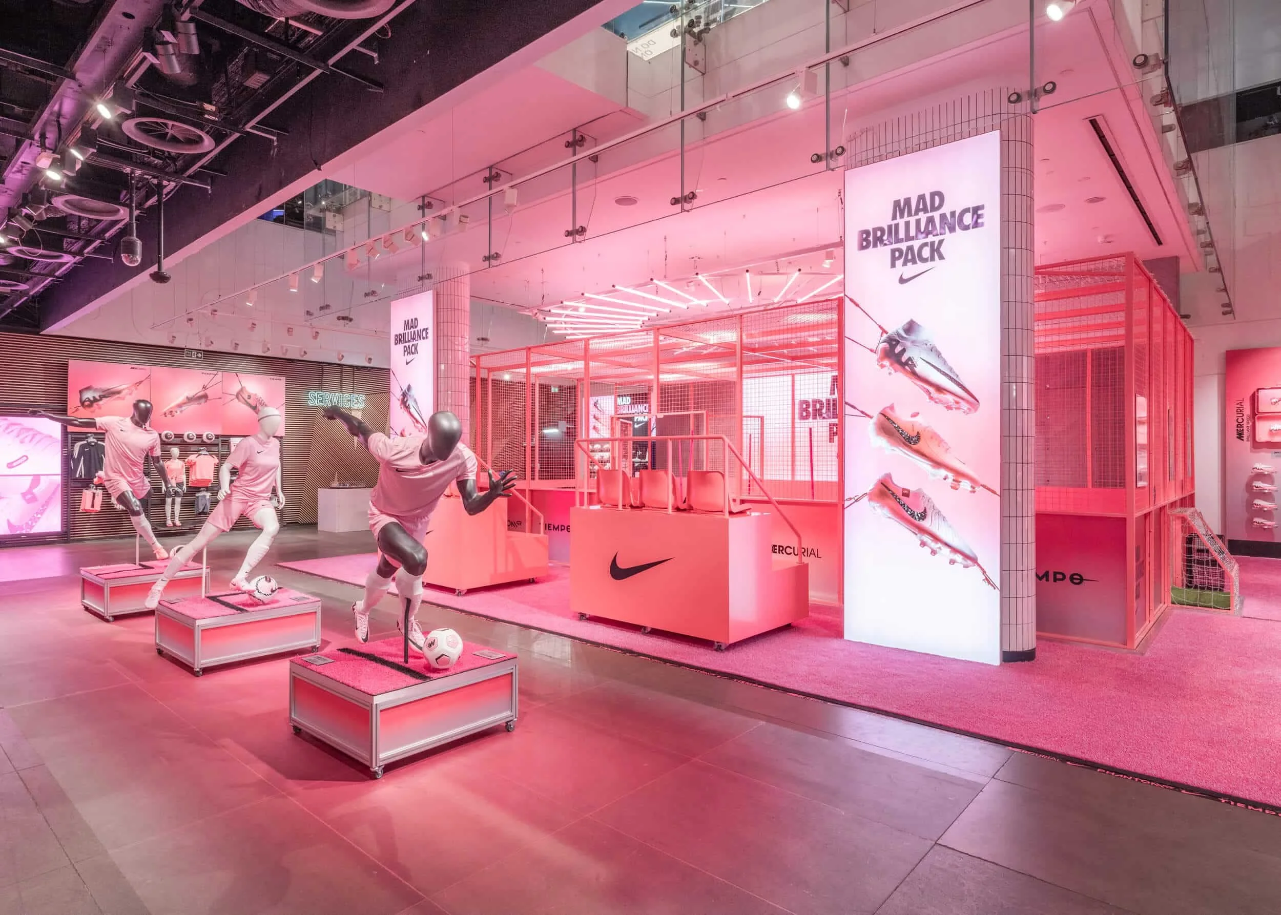 DSF8578-Nike-NTL-Mad-Briliance-TDM.Space-WEB-1.jpg