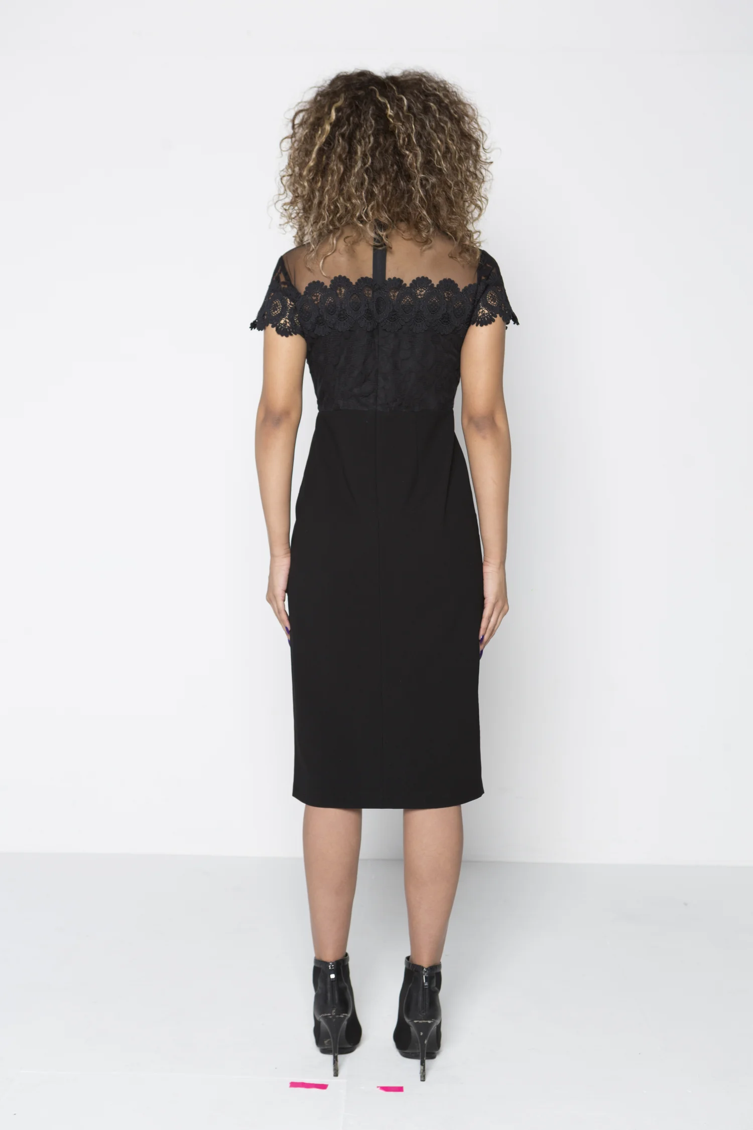 Black Lace mix front split dress - Quillattire Black Lace mix front split dress - Quillattire