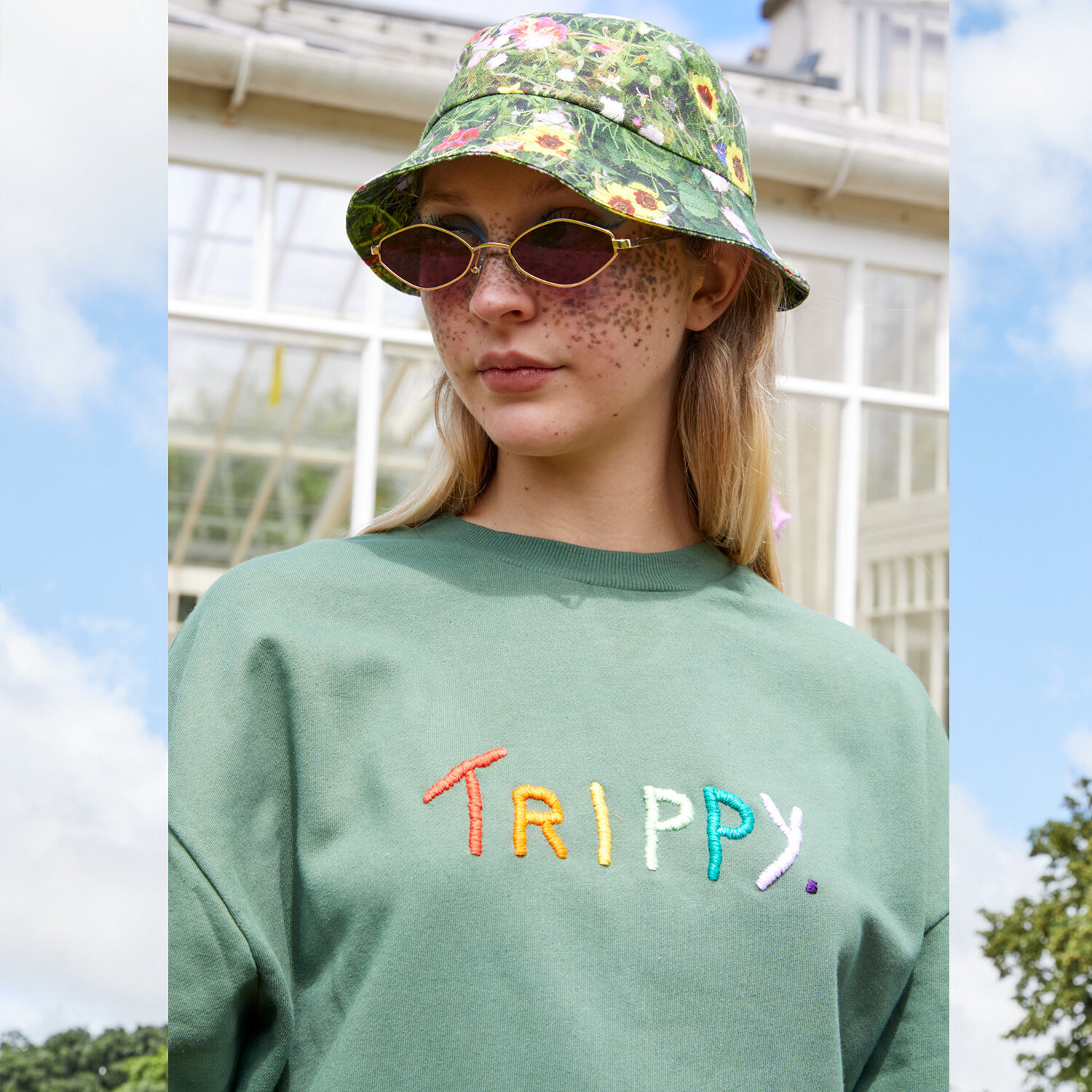 Womens Trippy Sweatshirt.jpg