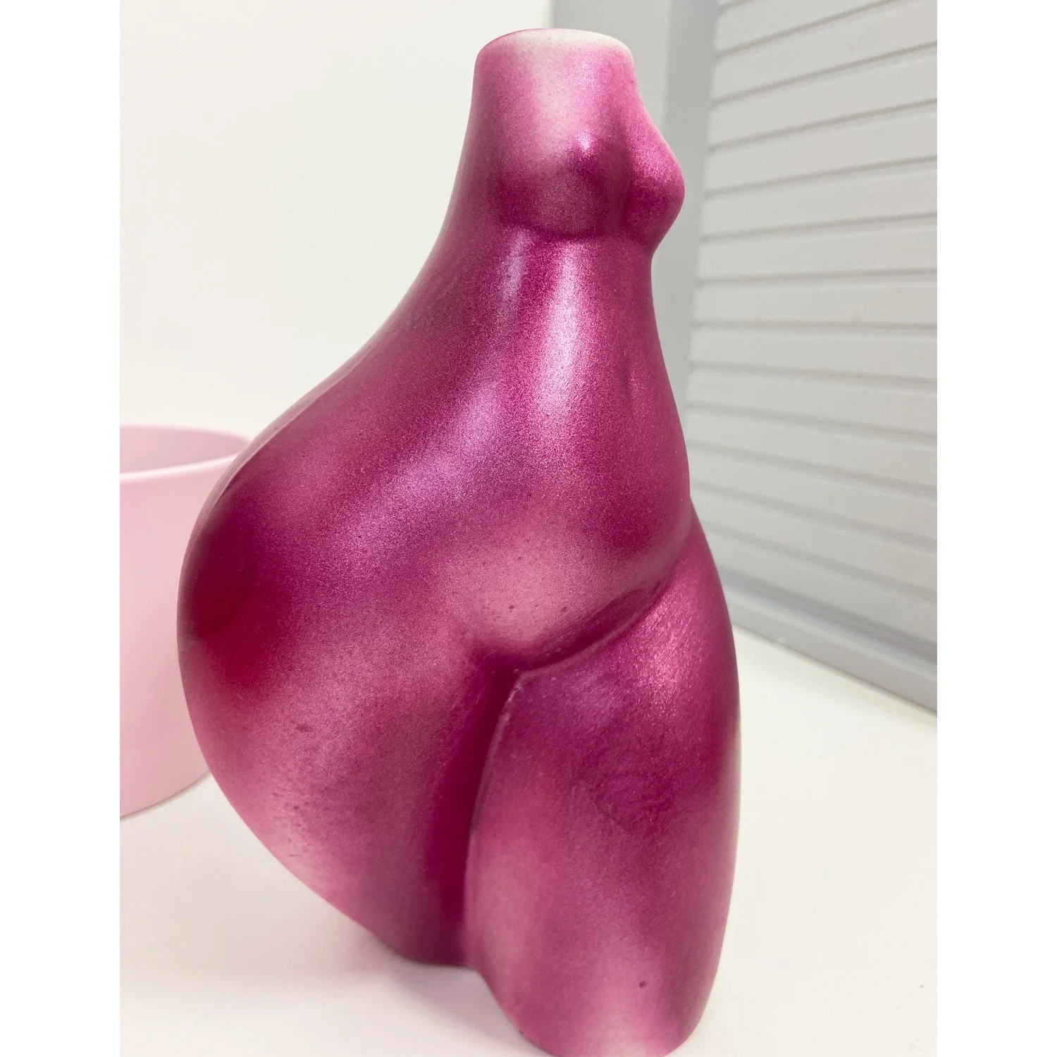 cURVY vase1.jpg