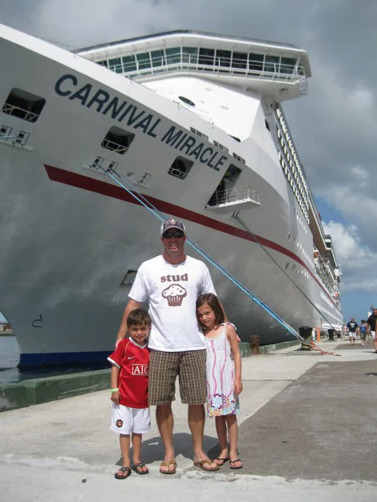 Stud-Muffin-Tee-in-Nassau.jpg