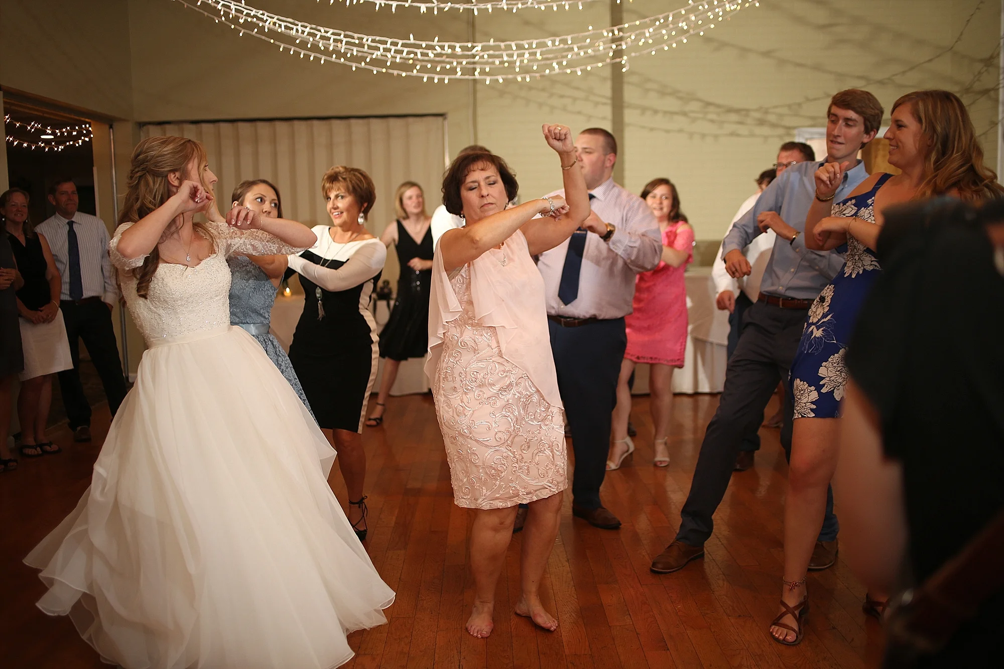 Wytheville Golf Club Wedding Photography | Southwest Virginia Wedding Photographer, Holly Cromer