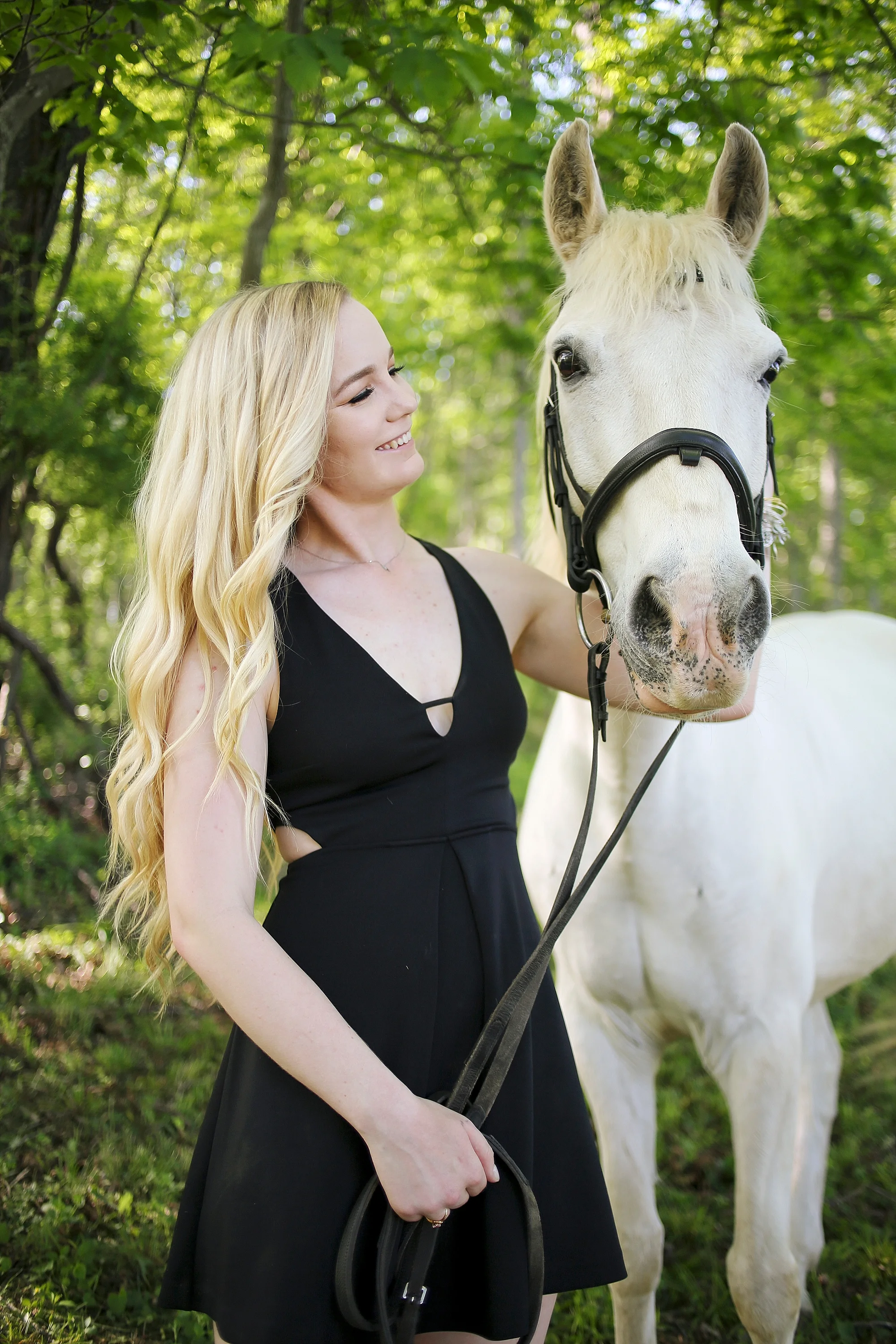 Molly | Virginia Tech Senior Portraits with Horses