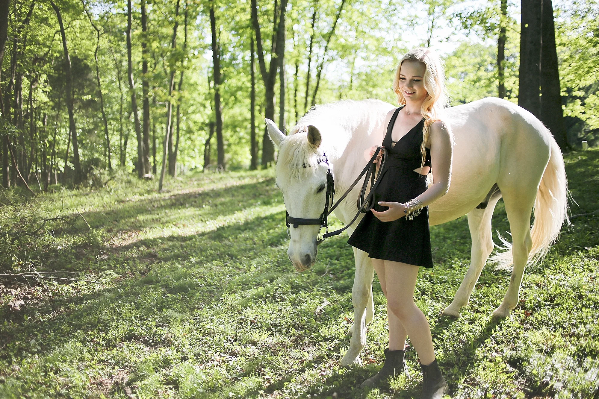 Molly | Virginia Tech Senior Portraits with Horses