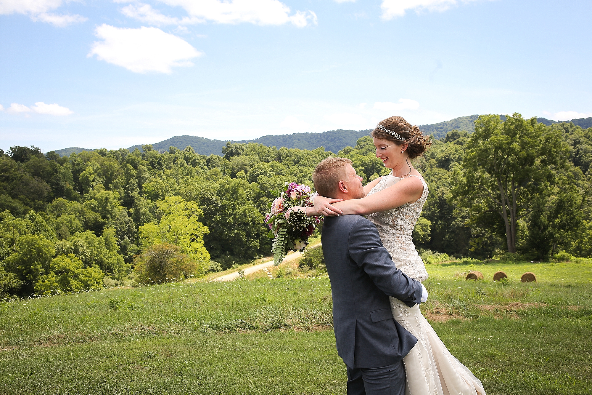 Jason + Cassie's Beliveau Estate Winery Wedding | Photo by Blacksburg, Virginia Wedding Photographer Holly Cromer