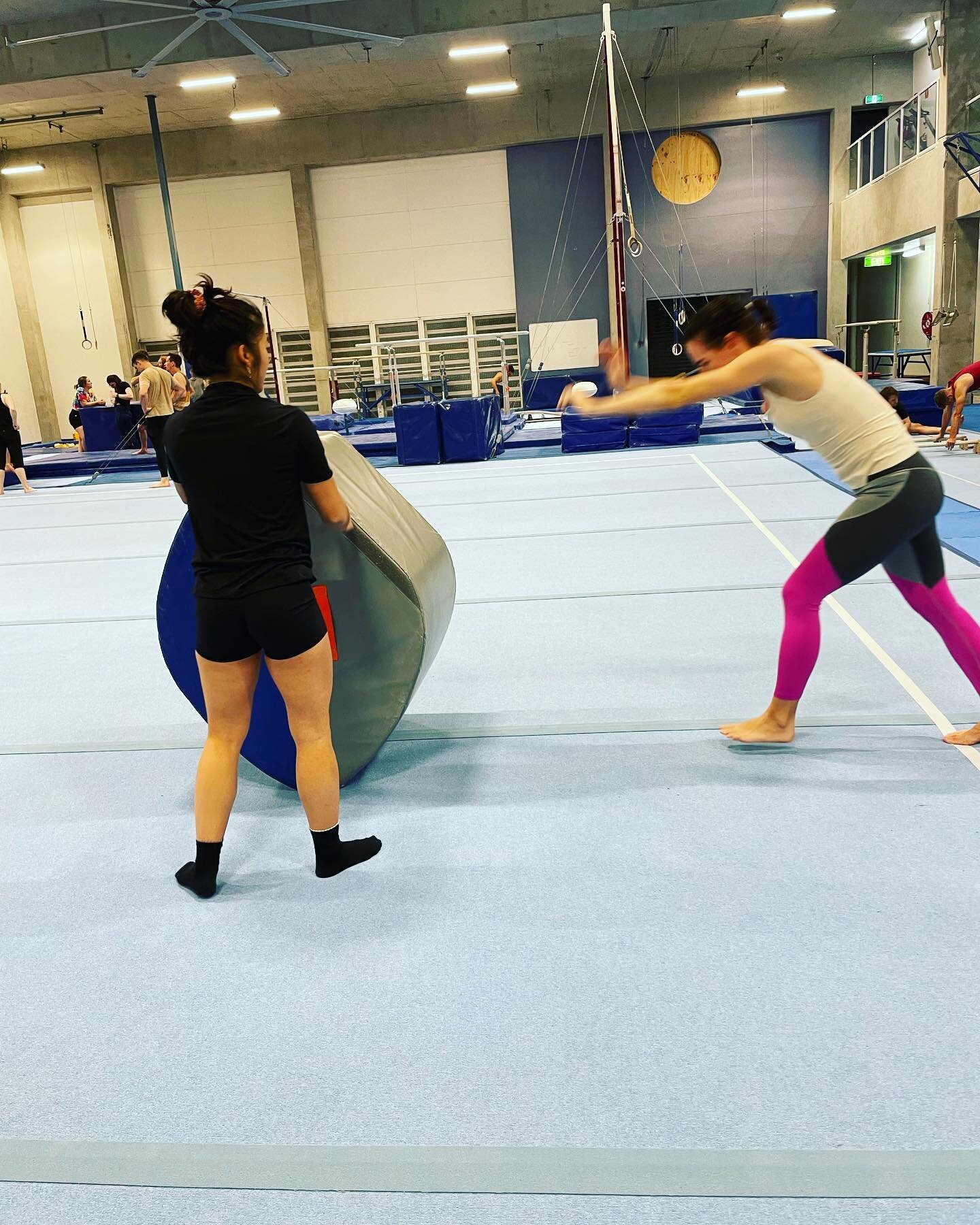 We got your back! 🤸

Any and all levels of skills supported at Urban 🙌

Come see what your body is capable of! 

#urbangymnastics #tumbling #adultgymnastics #strengthandconditioning