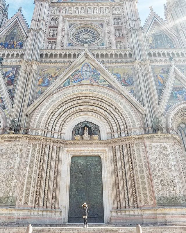 Dear duomo of Orvieto...
.
Where have you been all my life? Im not even joking. We've spent some quality times together in years past. How was i not aware of this side of you? I knew you were a great cook and a fan of wonderful music, but this I neve