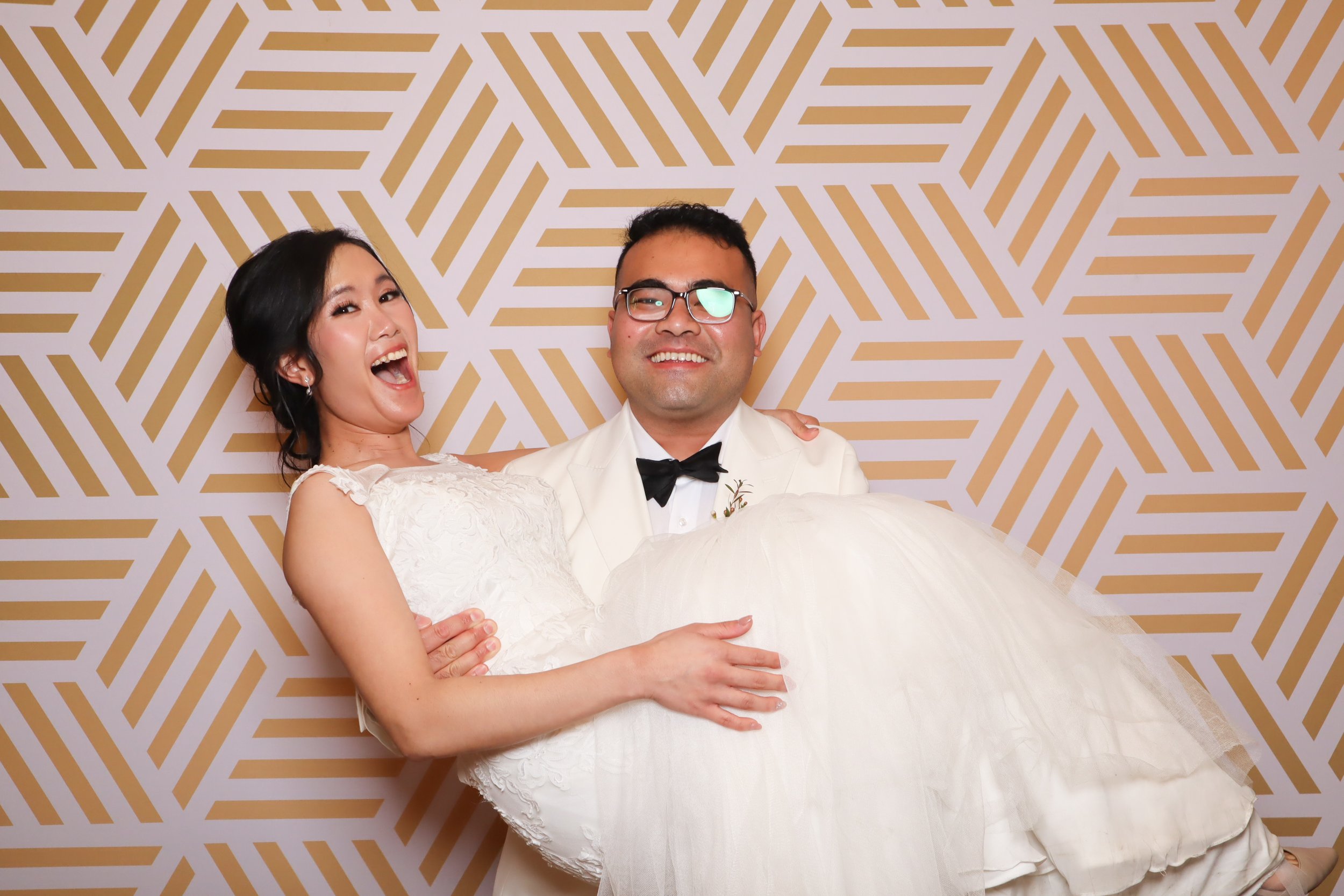Carmen & Vitou taste of shunde wedding photobooth djnamsyd.jpg