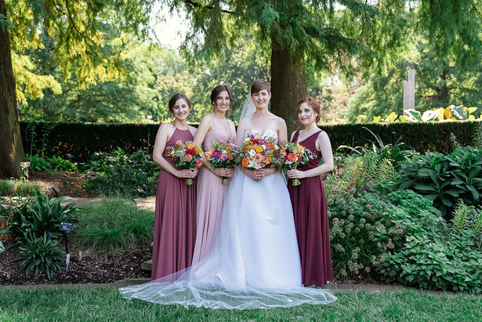 Bridesmaids at Missouri Botanical Garden