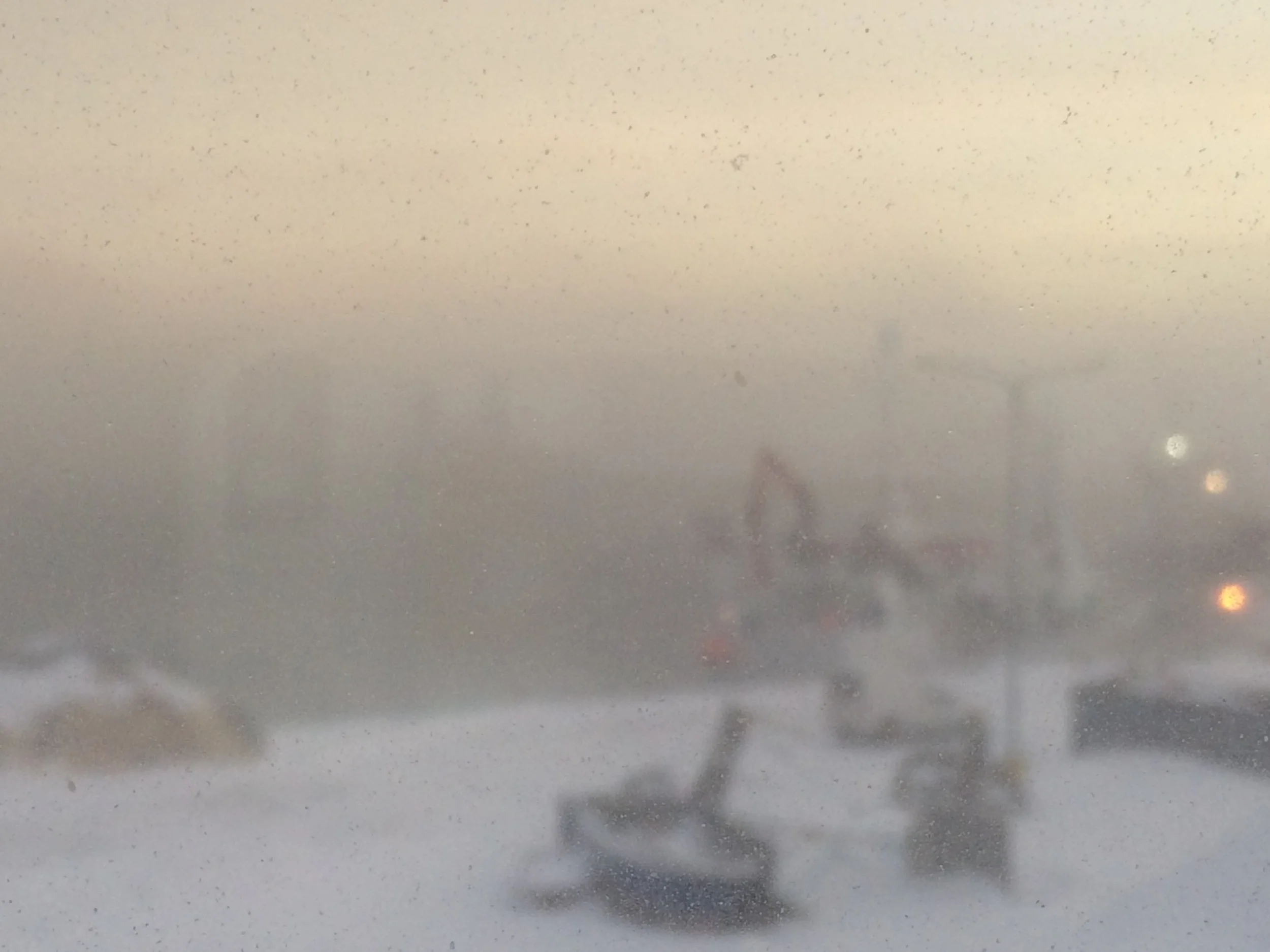 Blowing snow toward the harbour