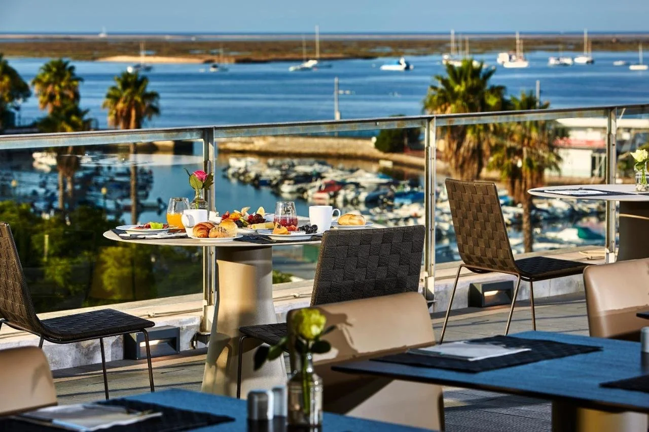 hotel-faro_51952231836_o.jpg