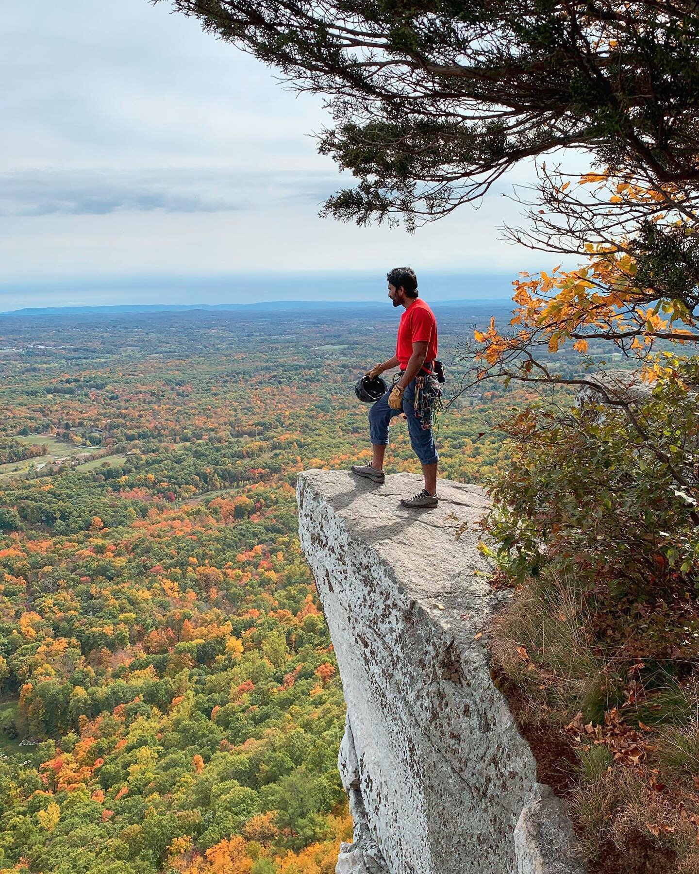 I am sure going to miss the #Gunks when I leave the East Coast. Nothing quite as humbling like getting pumped on a moderate line. @luke_w_davis (📸) said it well: &quot;5.7s anywhere else you feel like you don't even need a rope!&quot;