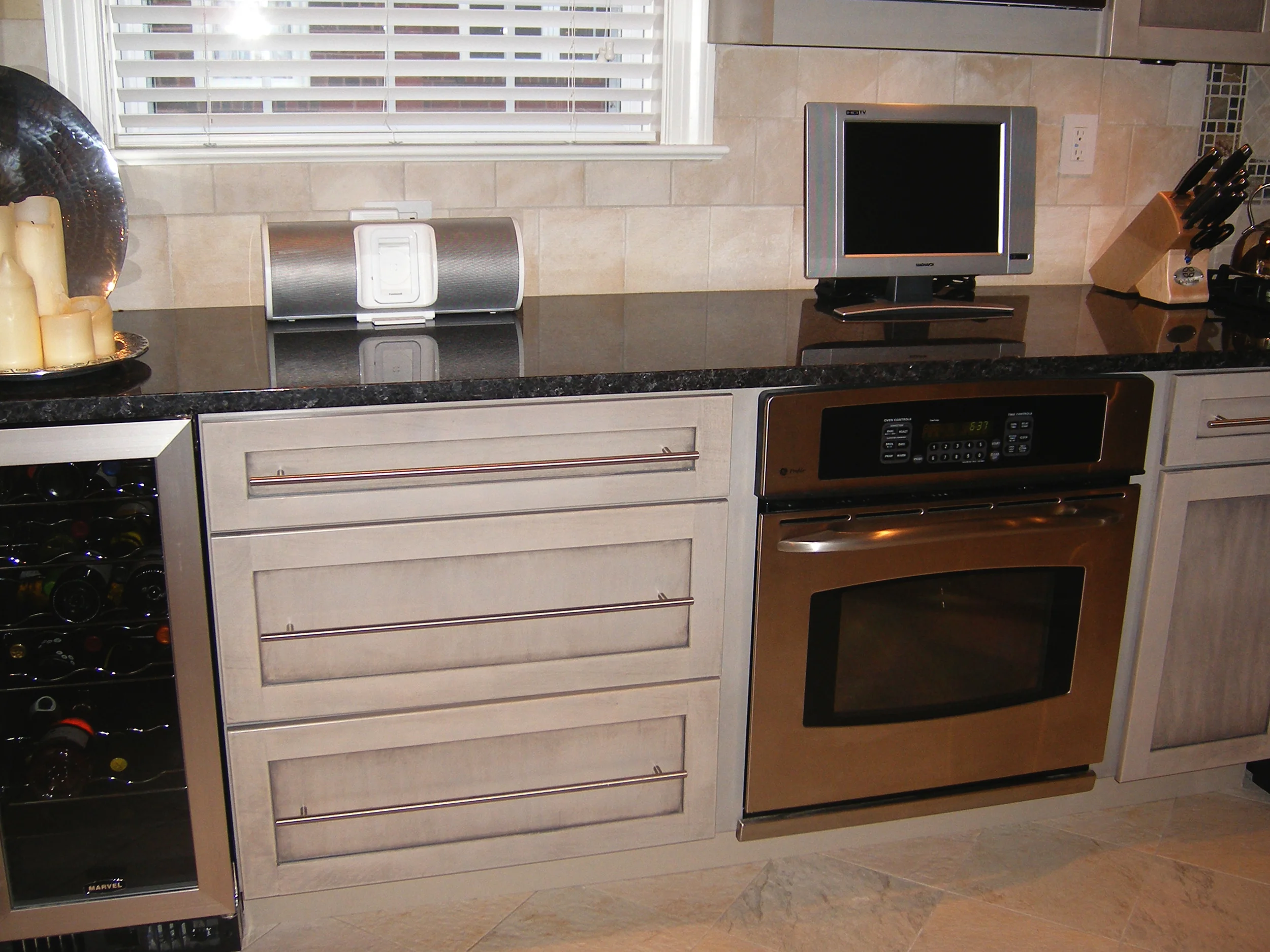 KB6_CSR-General-Contractors-construction-builder-custom-kitchen-granite-countertop-tile-backsplash-cabinets-wine-refrigerator-appliances-bathrooms-stone-shower-basements-theater-rooms-Atlanta-Buckhead-Midtown.jpg