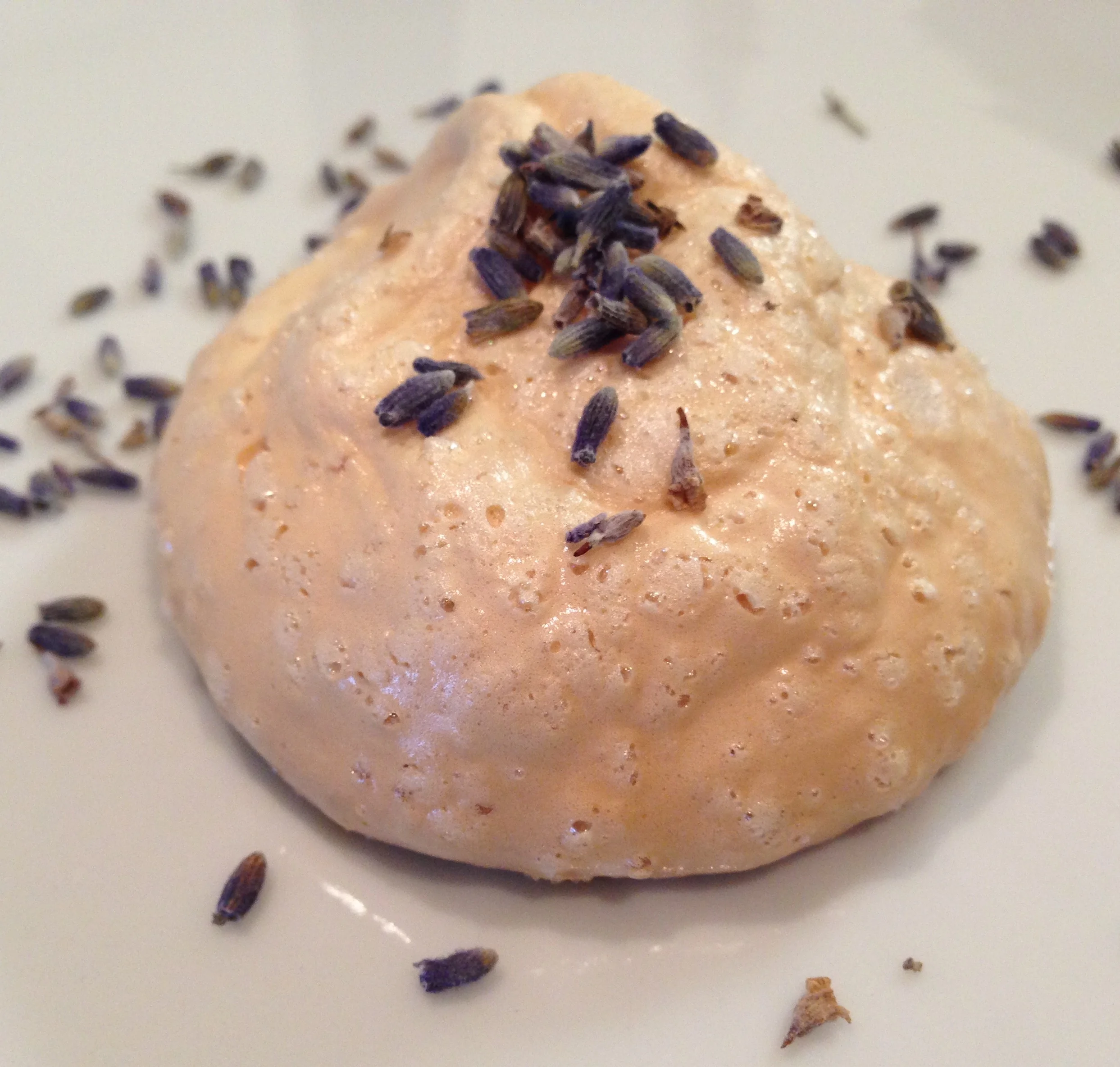 Lavender Meringues - A Provençal Kiss