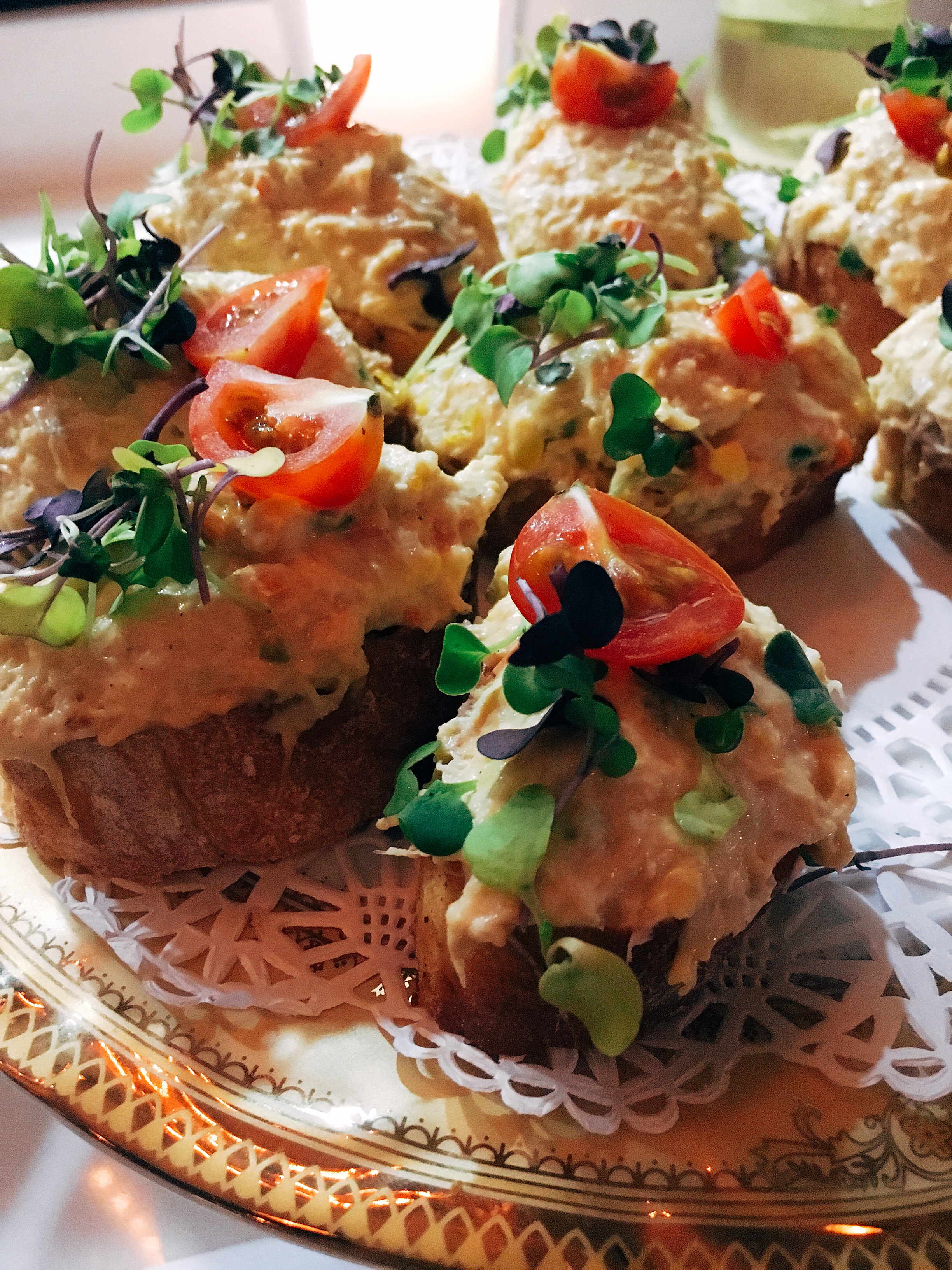 CRAB MEAT, LEEKS, CARROT AND ONIONS