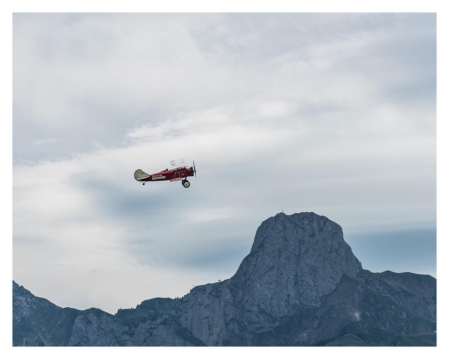 ~ Fligh high ~
An old classic airplane in front of the Stockhorn. This and many other classic planes you could see at the air thun 2019.
*
*
*
#barnstormer #klassisch #oldtimerplane #stockhornbahn #stockhorn #stockhornkette  #stockhornview #flywithth