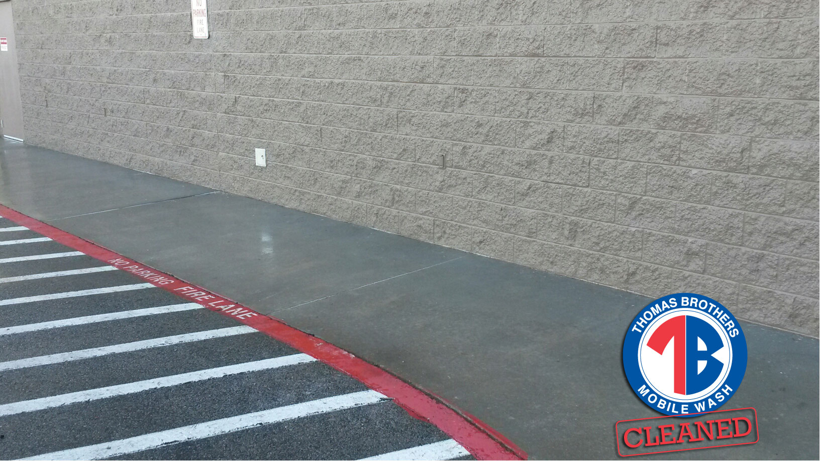 sidewalk_powerwashing_after.jpg