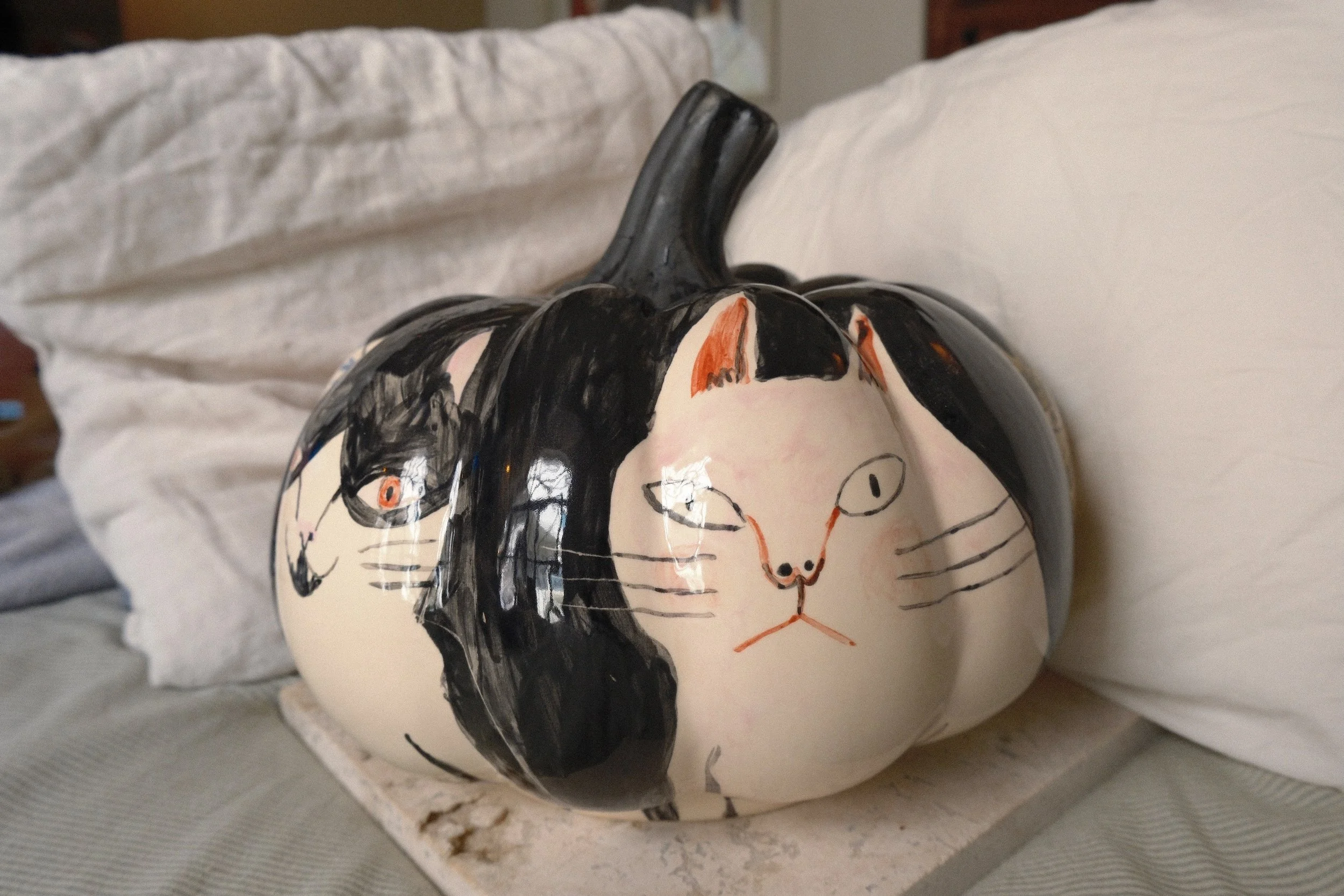 Cónclave Felino – Obra Única en Alta Temperatura