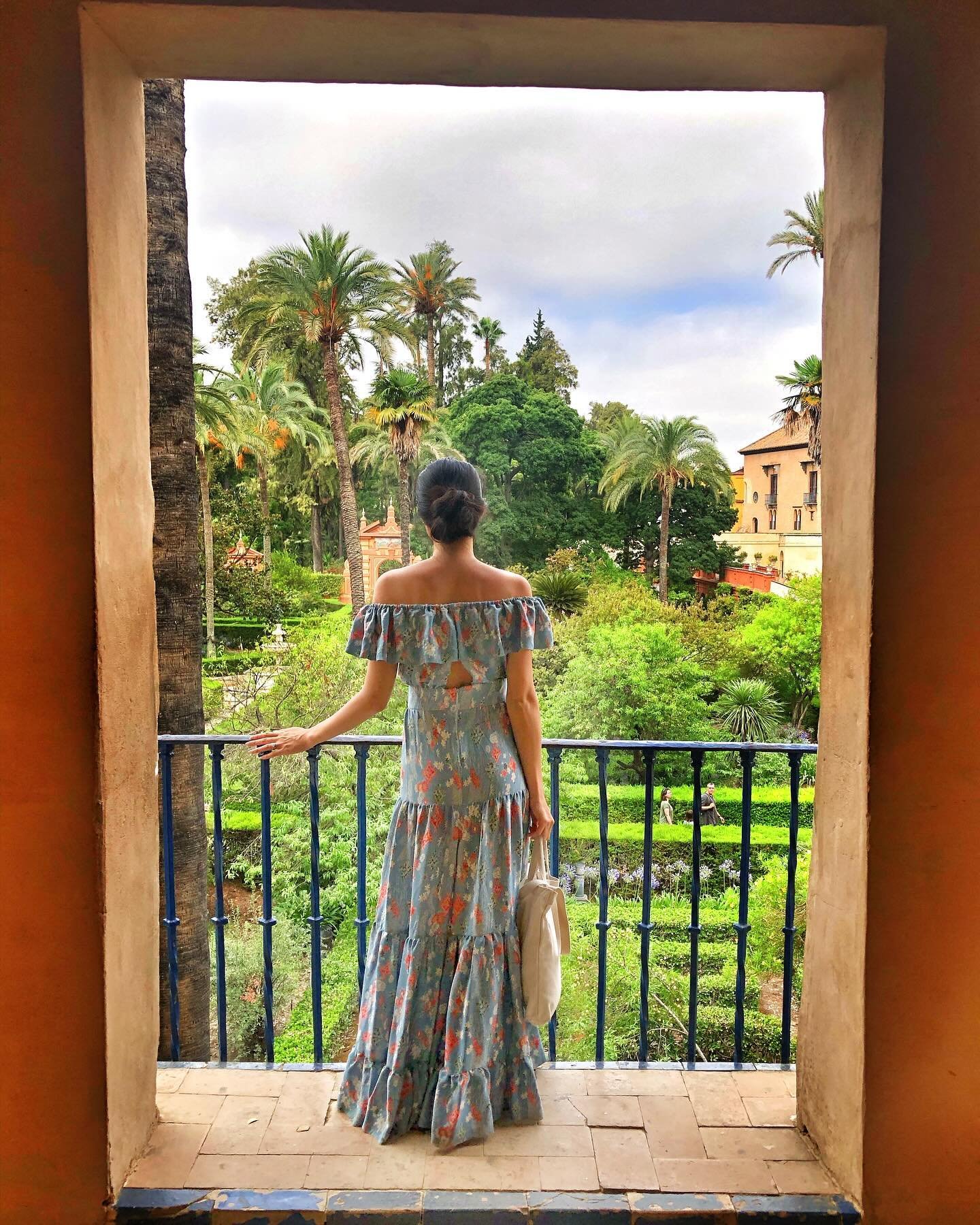 🇪🇸 ROYAL ALCAZAR 🇪🇸 

📍Sevilla, Spain 

✨ a summer spent traipsing around the region of southern Spain ✨ the beautiful Andalusia region ❤️ falling in love with their gorgeous castles &amp; palaces decorated with stunning detailed Moorish tiles &