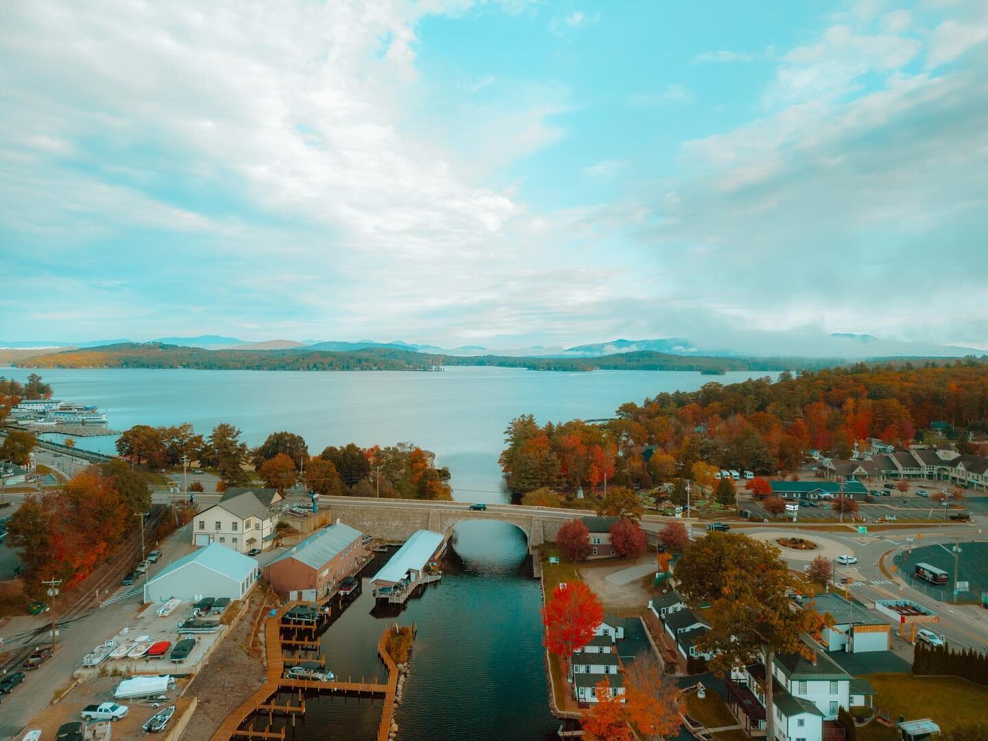 Traveling to New Hampshire during peak fall colors last month was truly an experience. Blankets of yellow and orange colors as far as the eye can see. 

Here are some pieces of content that I had the pleasure of capturing with my drone, including a n
