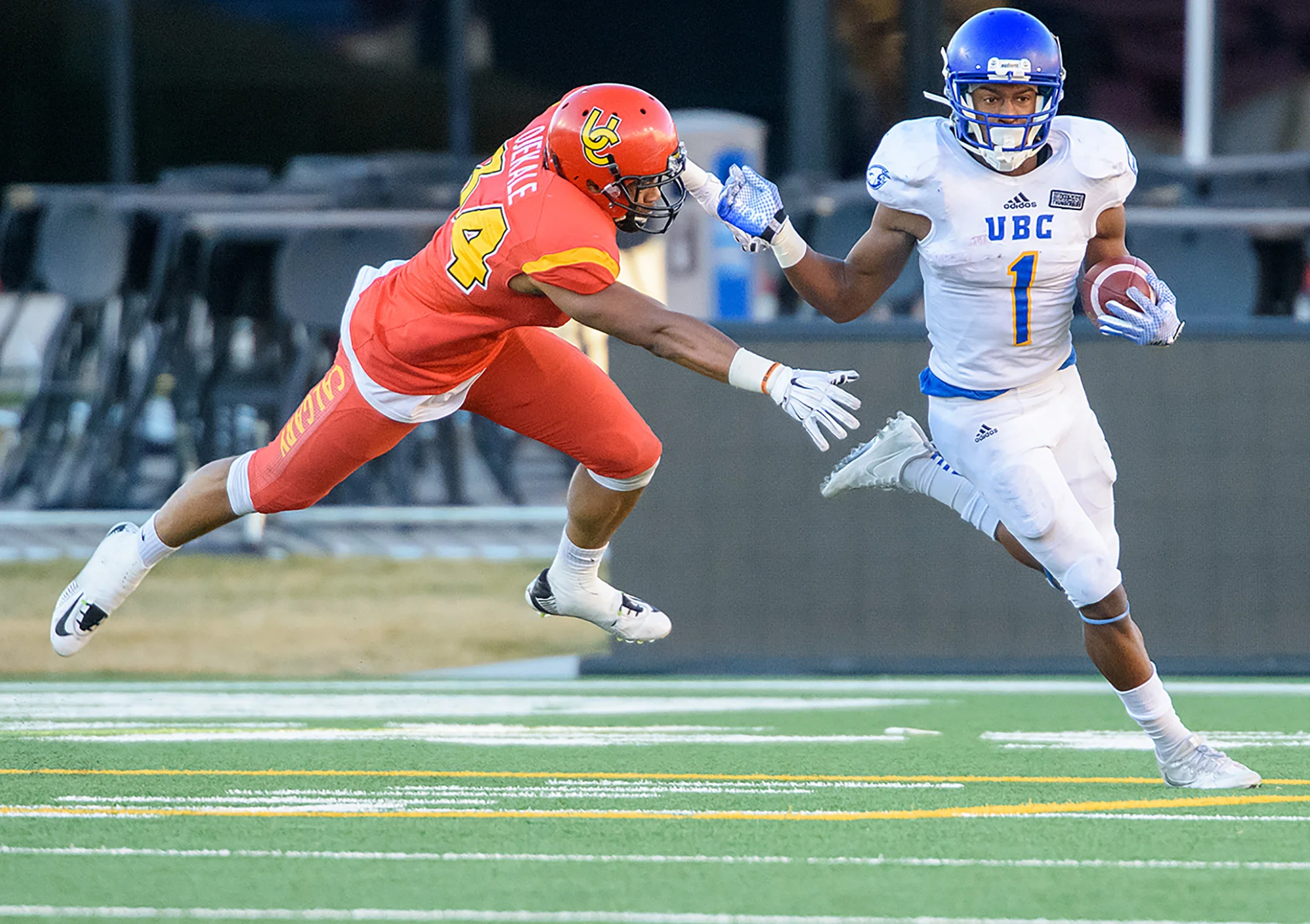 20161112 U of C vs UBC Hardy Cup 2016 Mawji 1835.jpg