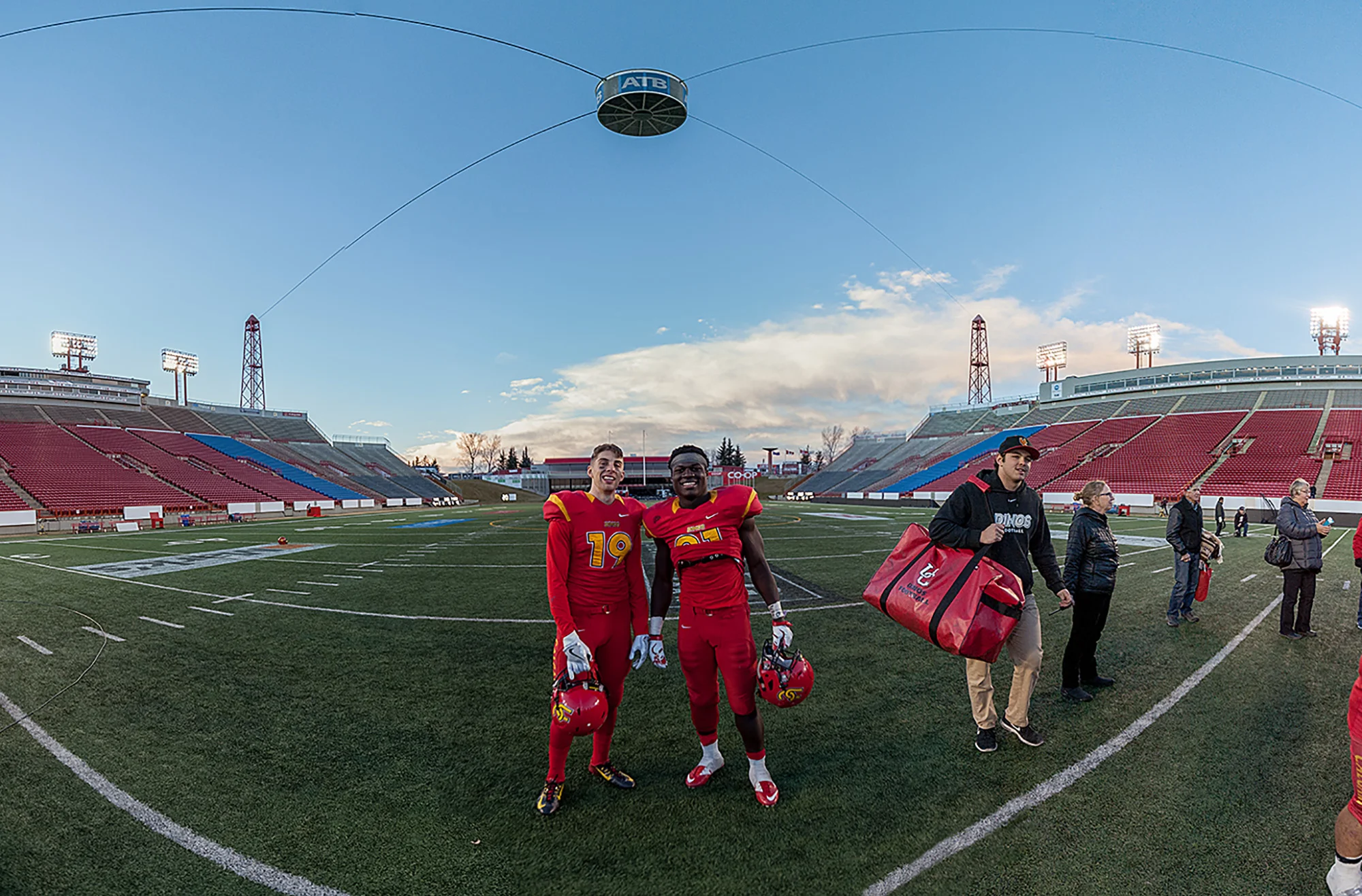 20161112 U of C vs UBC Hardy Cup 2016 Mawji 0780-Pano.jpg