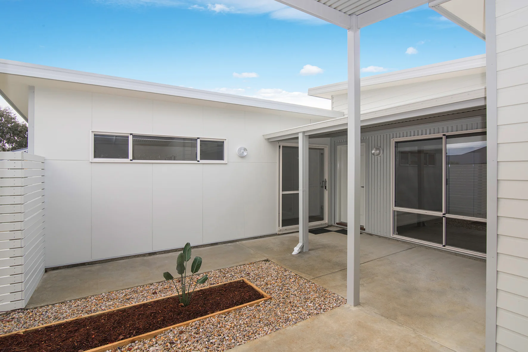 19 Dryandra Dr 13_entry.jpg