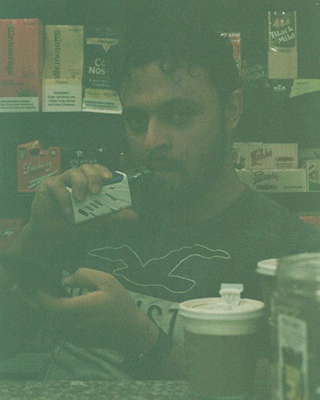 #nycstreetphotography #nycspc #grainisgood #35mm #kodakektar100