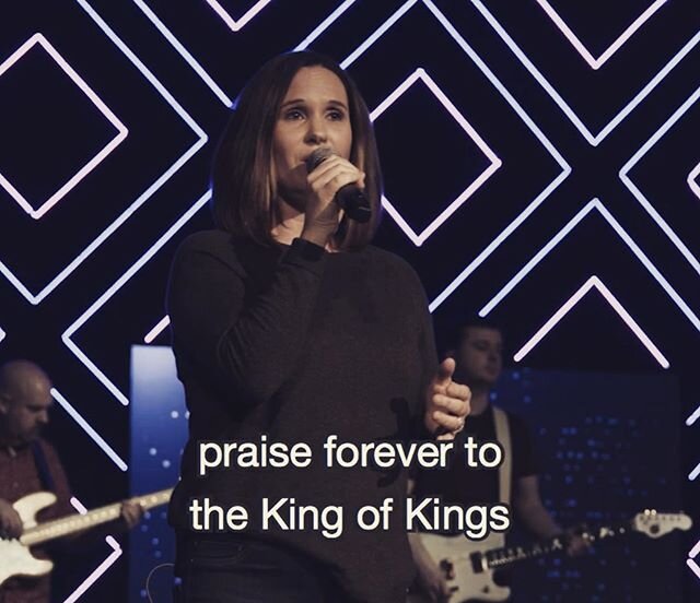 Service is online! There are a lot of reasons to join the online experience but one really good one is to watch @laurbattaglia while she leads us in singing &ldquo;King of Kings&rdquo;! #pathwayathome