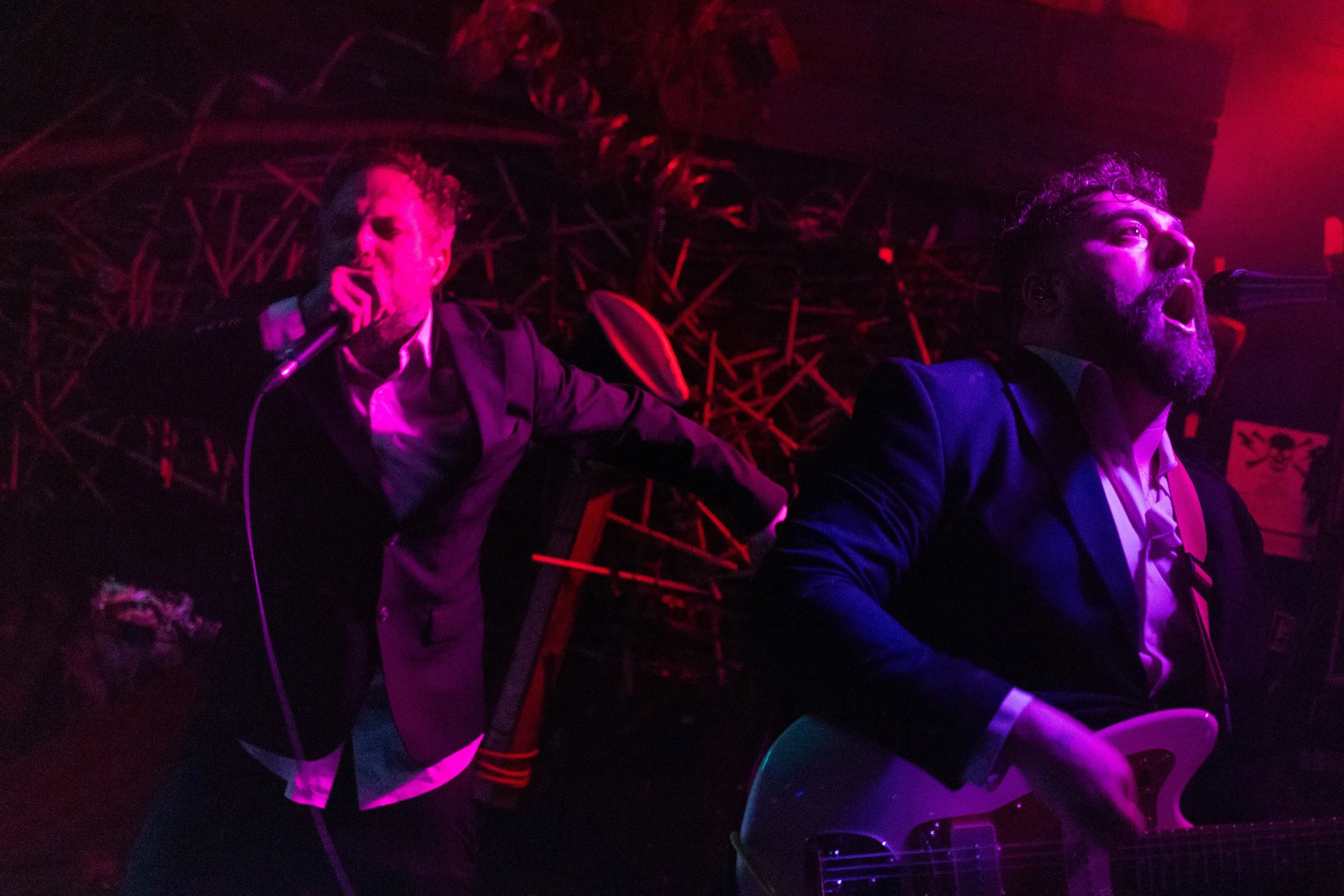 Live -1-3.jpg