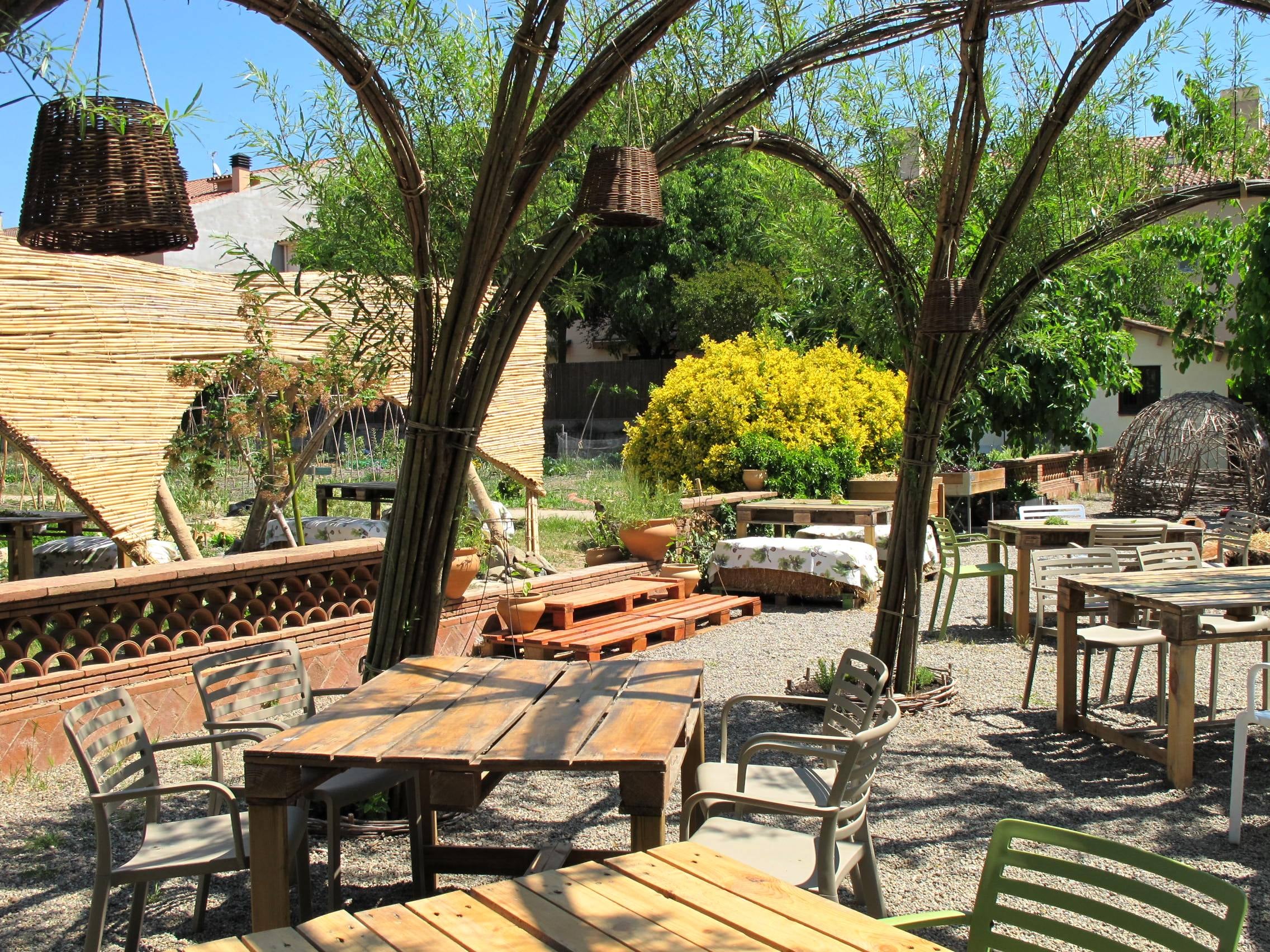 A partir del mes d'abril ja podràs gaudir de la terrassa del restaurant EsBioesfera.