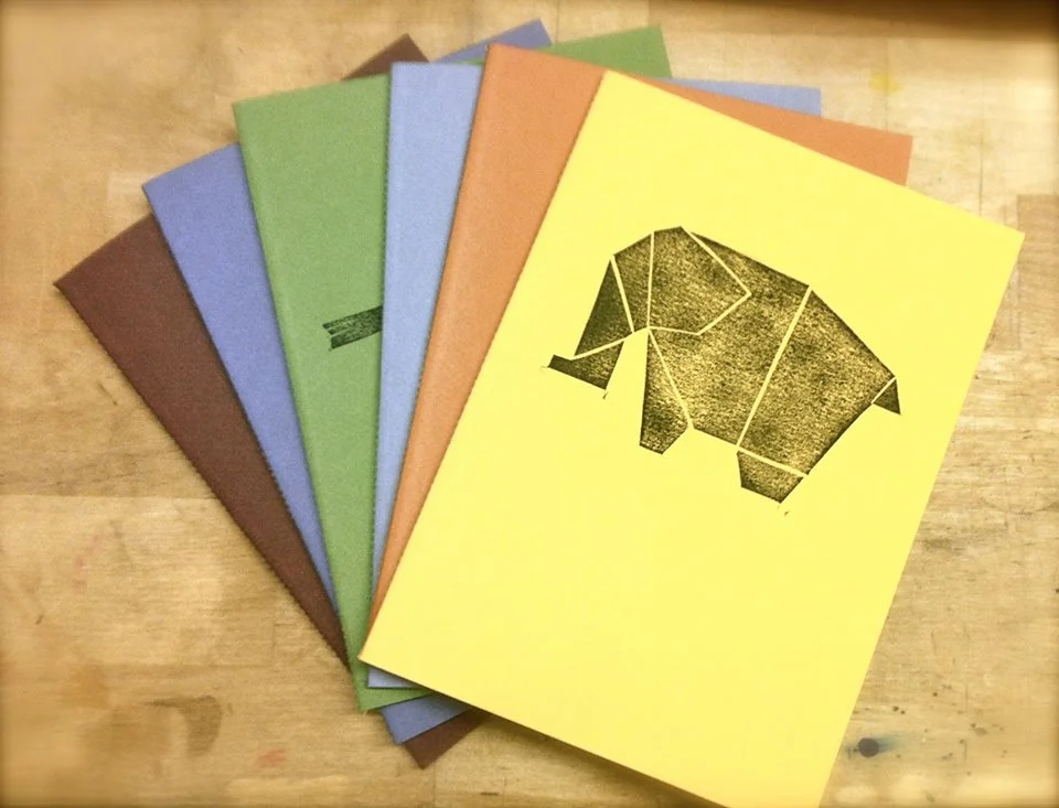 Les llibretes d'El Sastre de Paper estan estampades amb segells artesans.